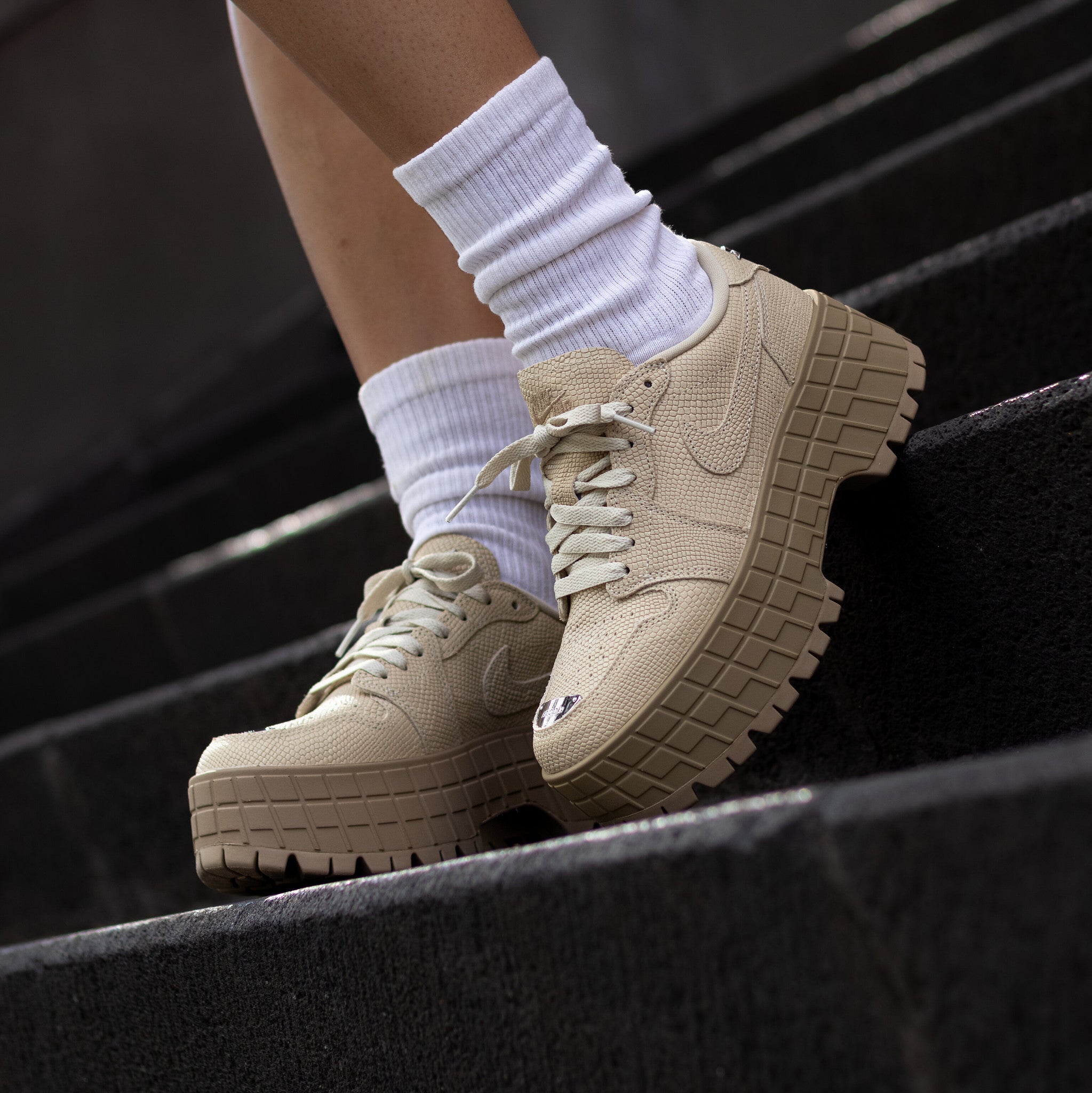AIR JORDAN 1 BROOKLYN LOW RATTAN W