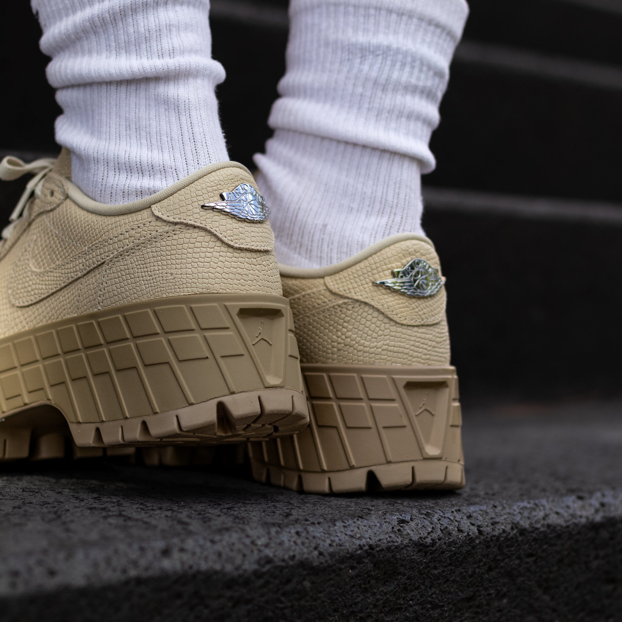 AIR JORDAN 1 BROOKLYN LOW RATTAN W