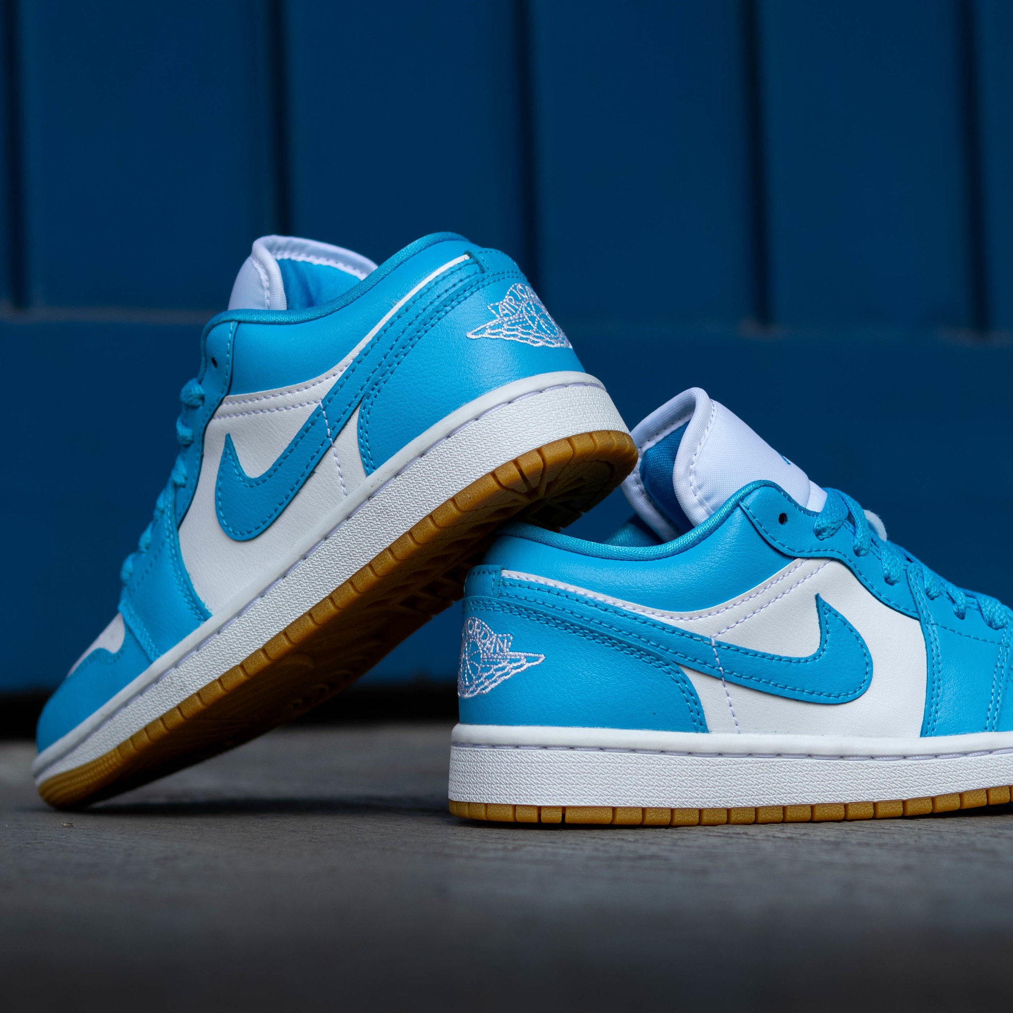 AIR JORDAN 1 LOW DARK POWDER BLUE GUM W
