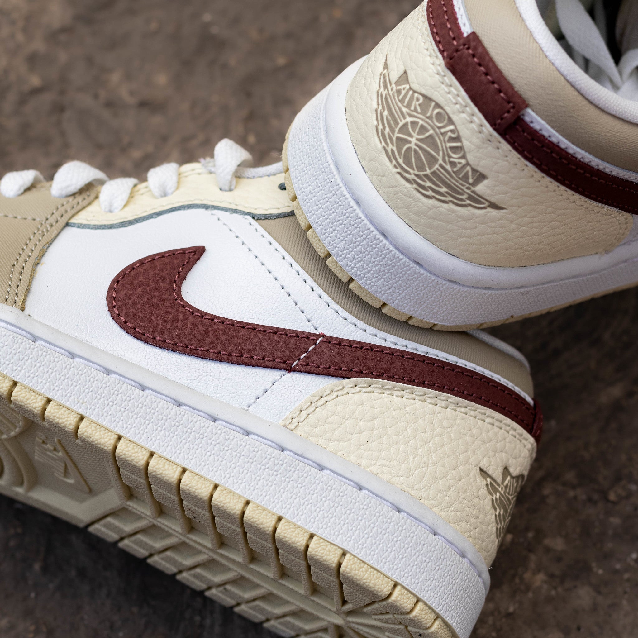 AIR JORDAN 1 LOW DESERT RED SEPIA W