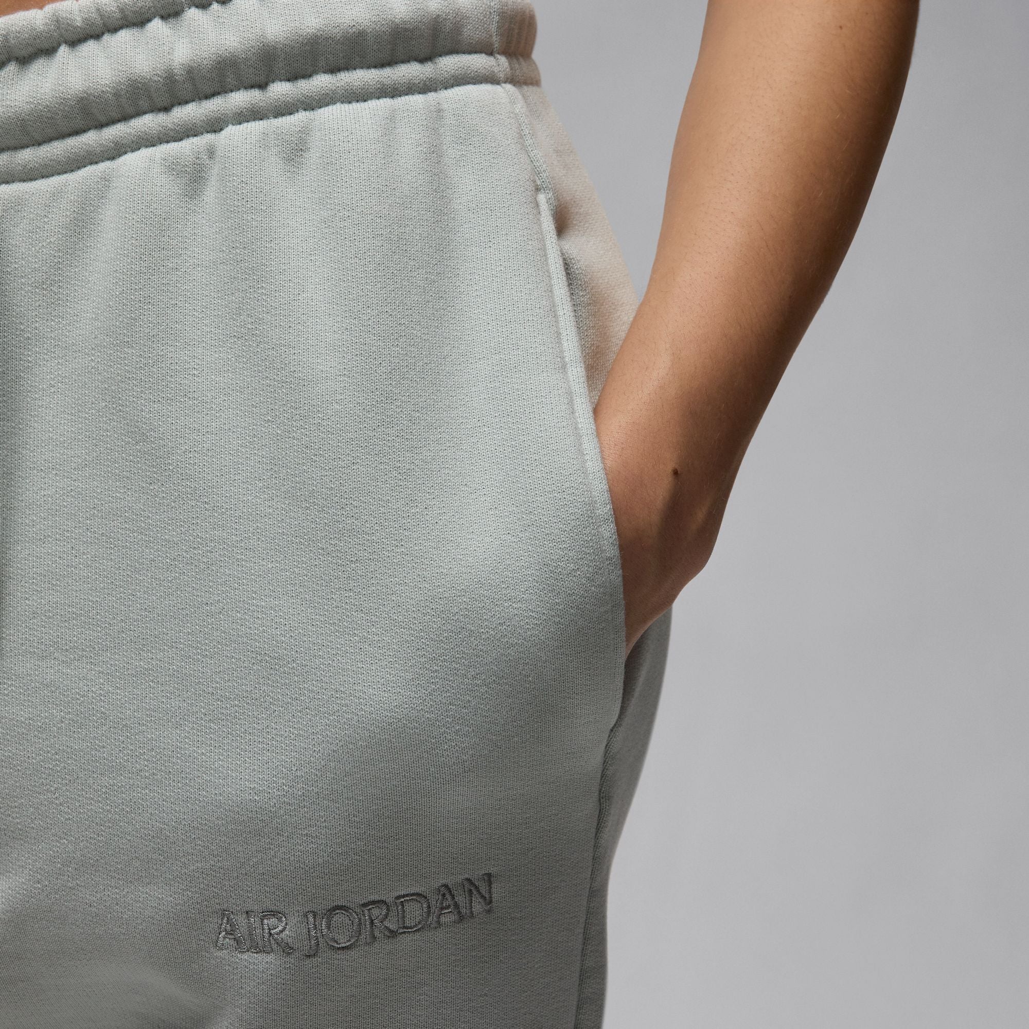 JORDAN PANTS WORDMARK FLEECE LIGHT SILVER