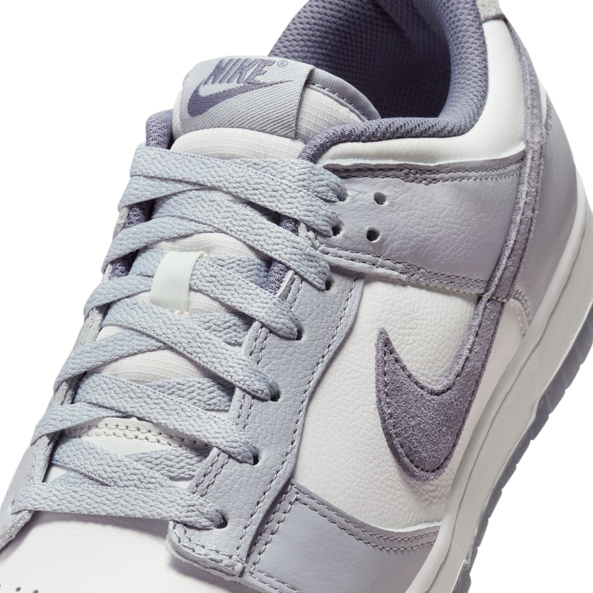 NIKE DUNK LOW LIGHT CARBON