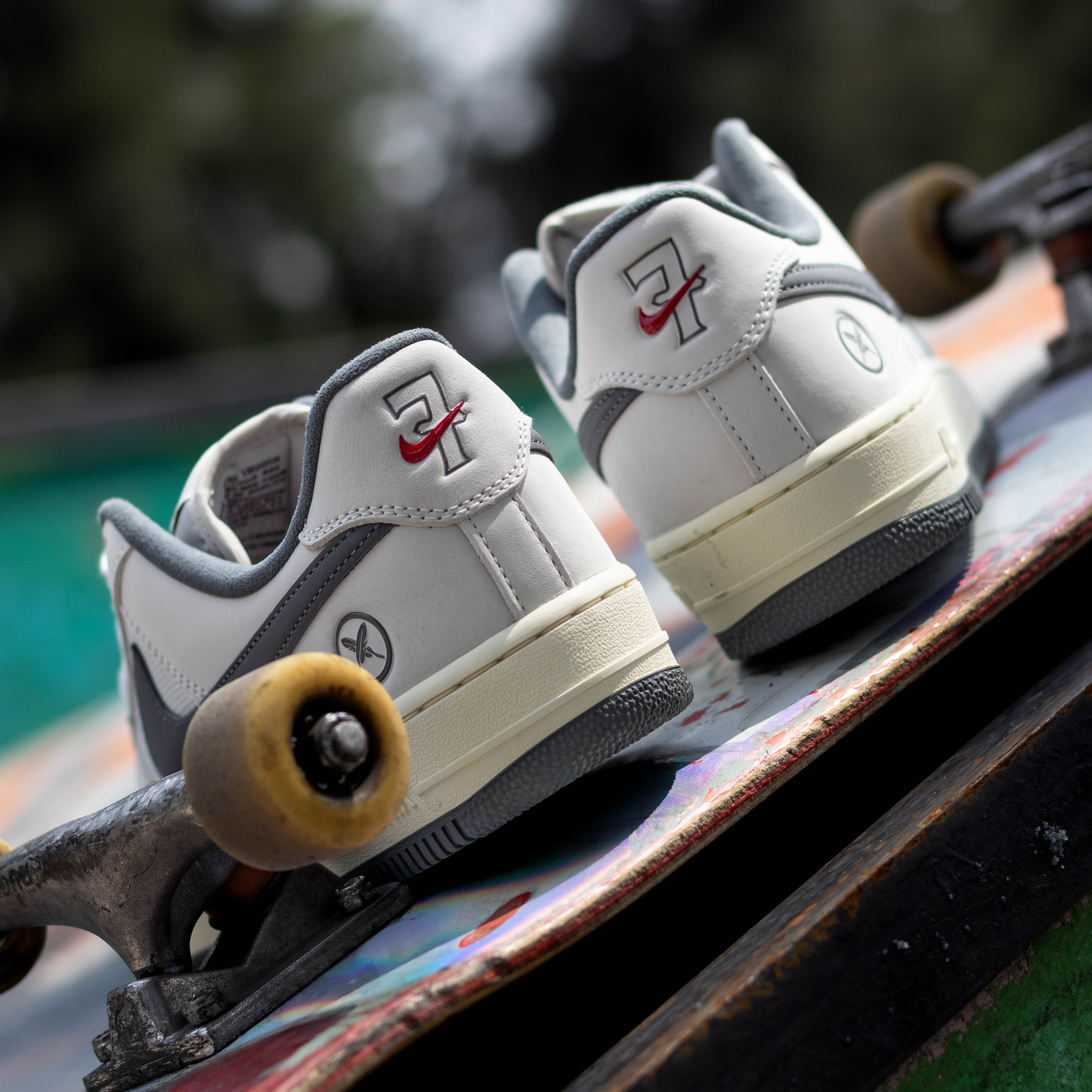 NIKE SB AIR FORCE ONE YUTO IRON GREY