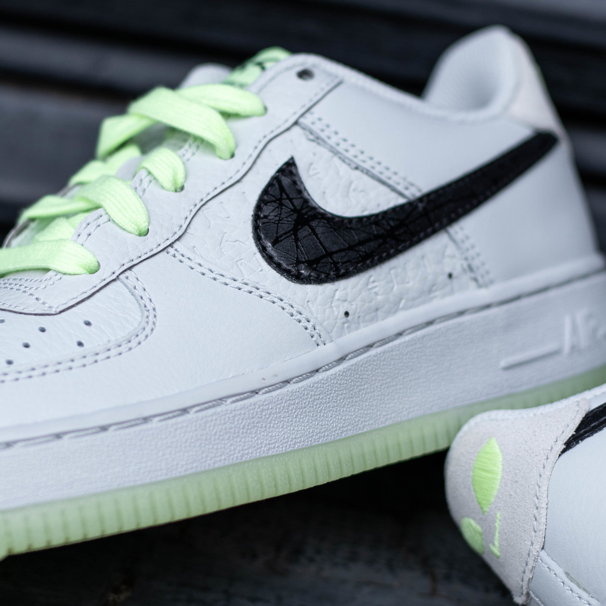 NIKE AIR FORCE ONE ALIEN W