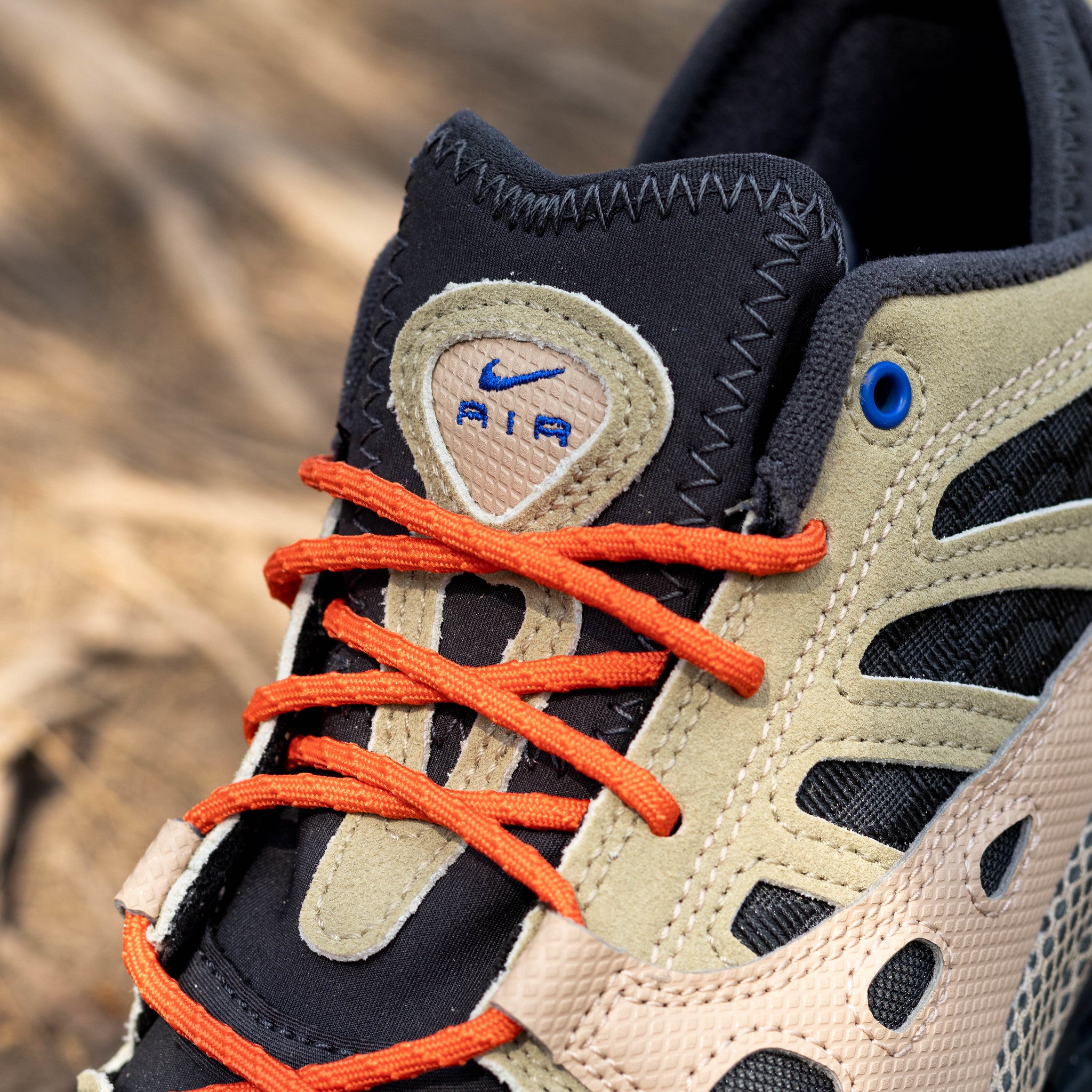 NIKE ACG AIR EXPLORAID NEUTRAL OLIVE