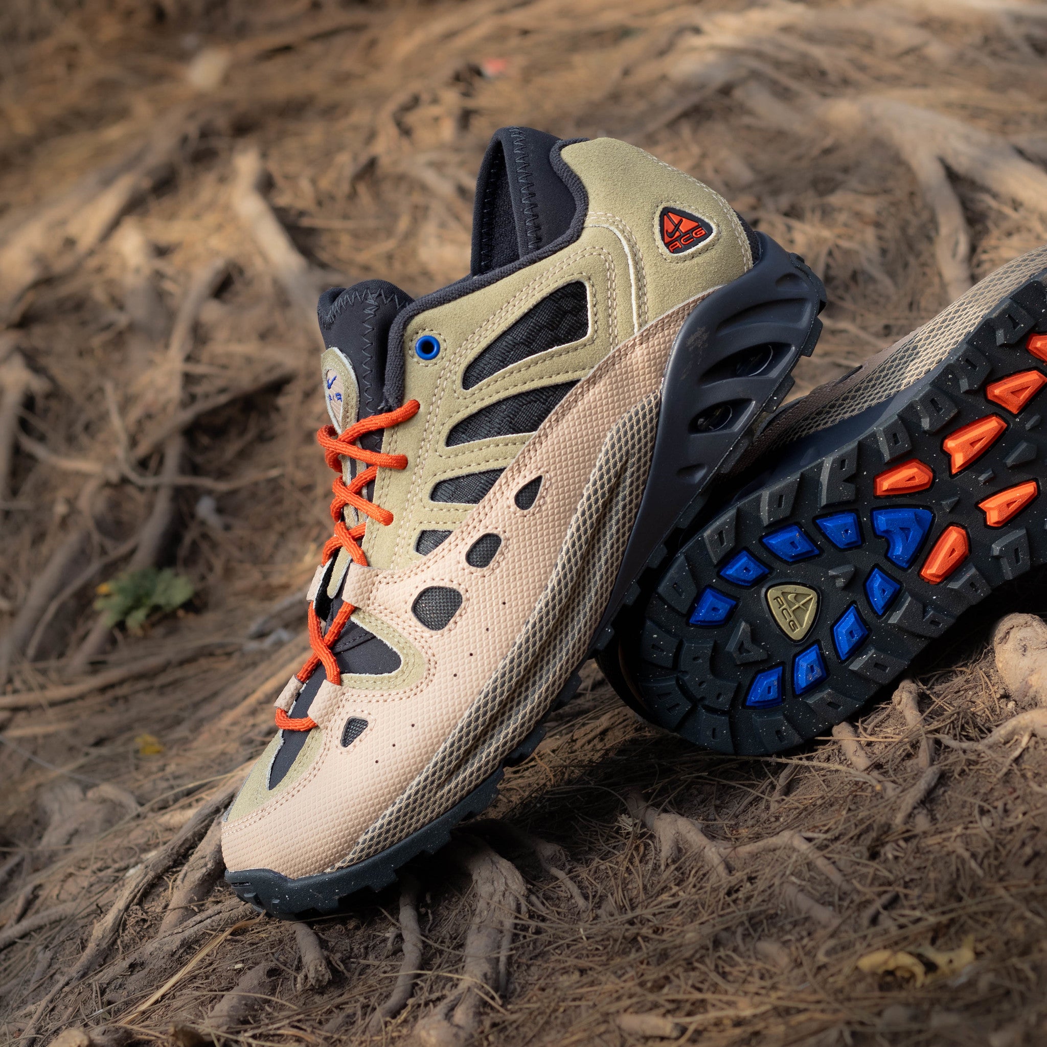 NIKE ACG AIR EXPLORAID NEUTRAL OLIVE