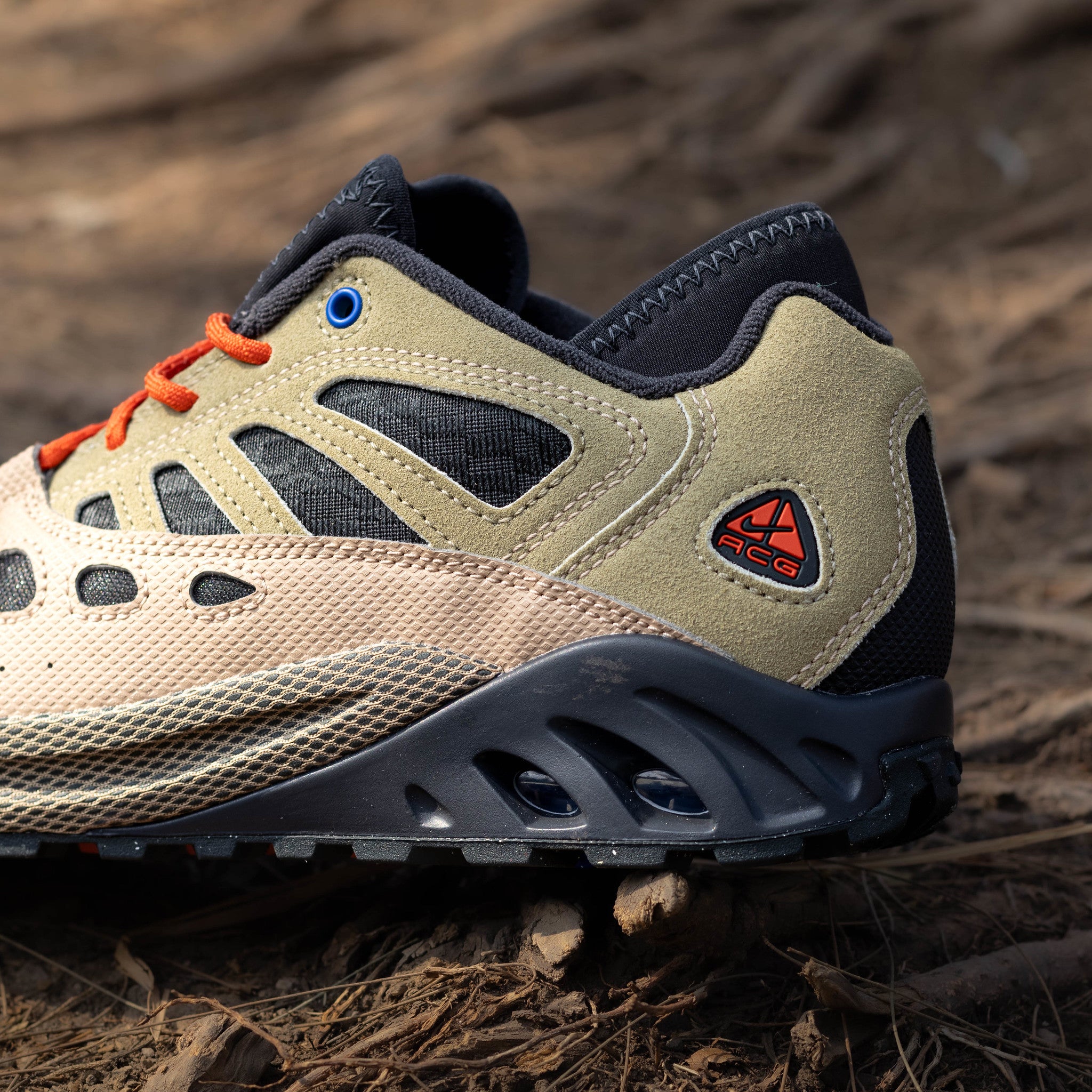 NIKE ACG AIR EXPLORAID NEUTRAL OLIVE