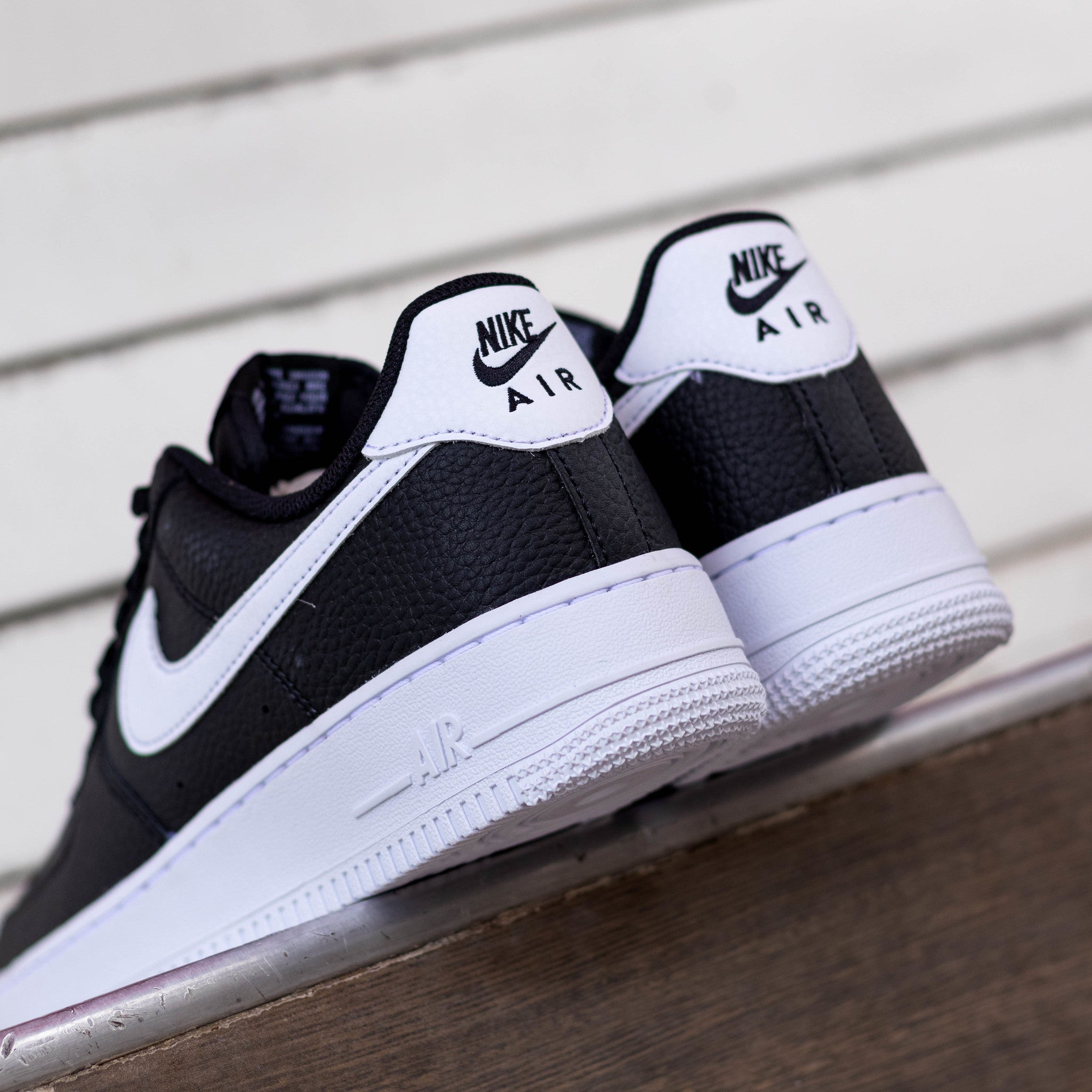 NIKE AIR FORCE ONE LOW BLACK WHITE