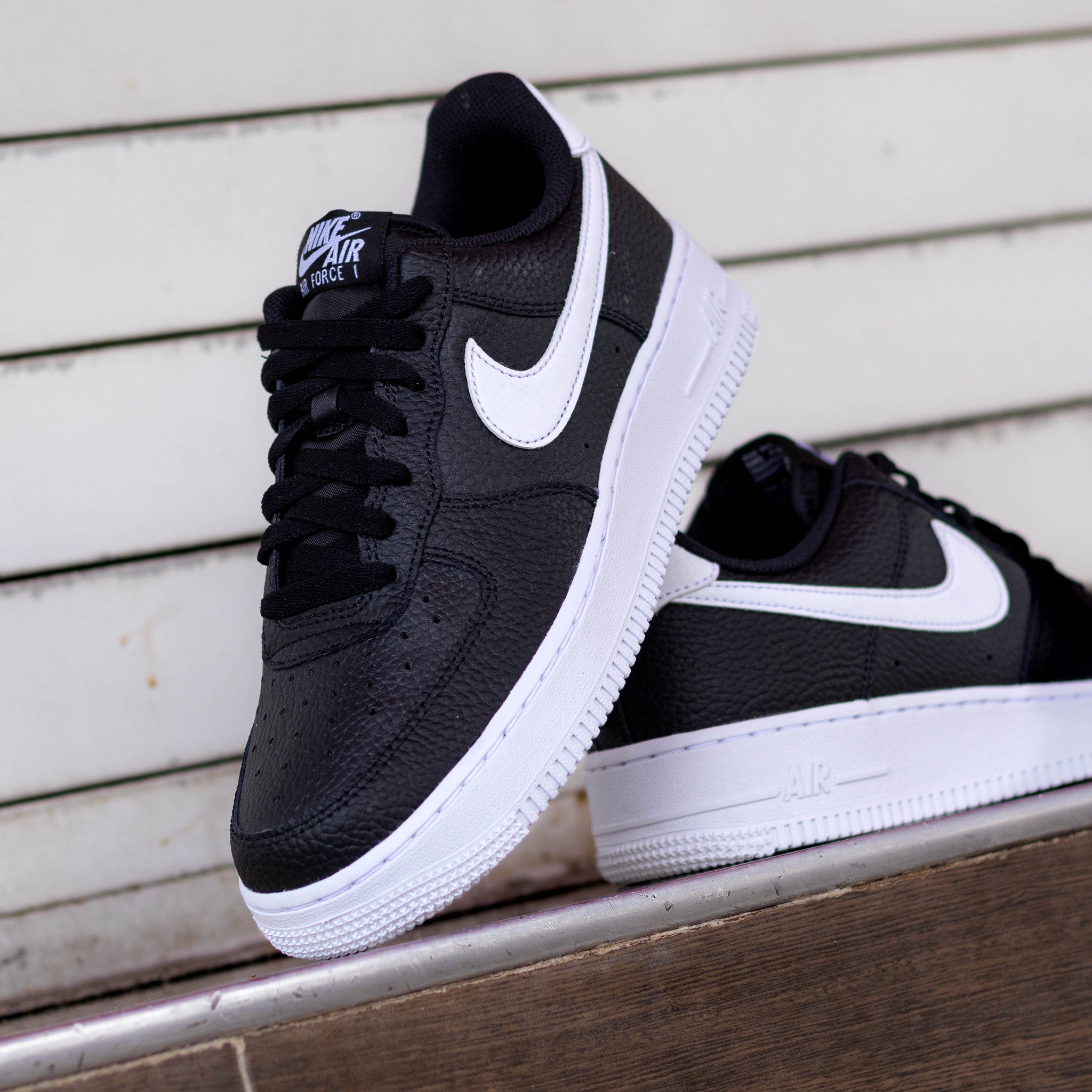 NIKE AIR FORCE ONE LOW BLACK WHITE