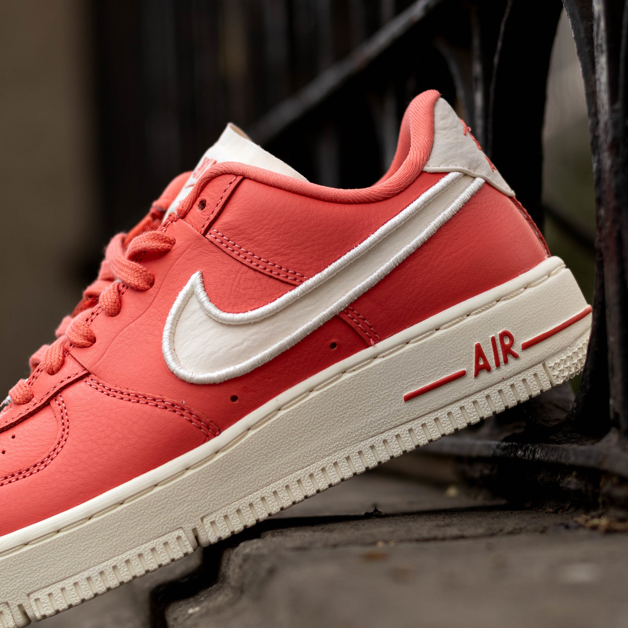 NIKE AIR FORCE ONE LOW DANCE MAGIC EMBER W