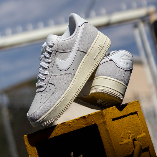 NIKE AIR FORCE ONE LOW LX PHANTOM SUMMIT