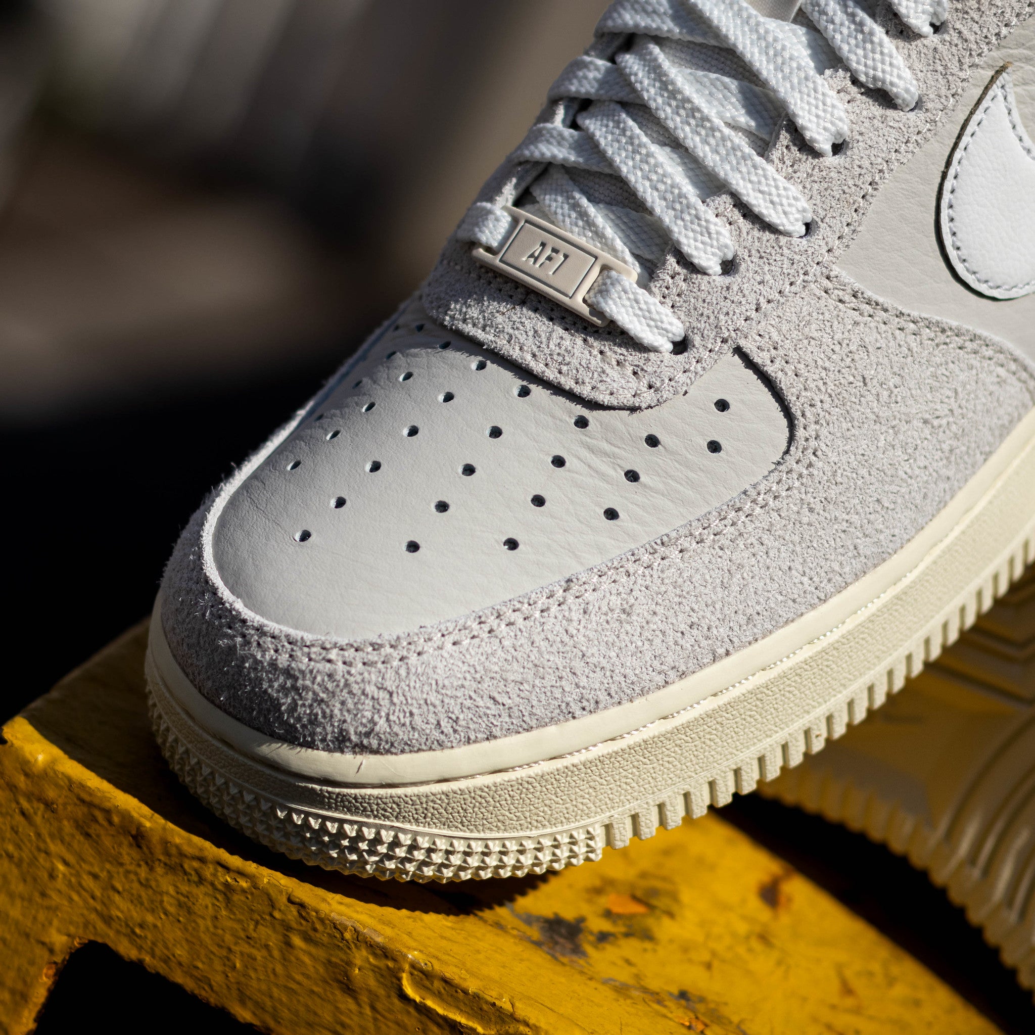 NIKE AIR FORCE ONE LOW LX PHANTOM SUMMIT