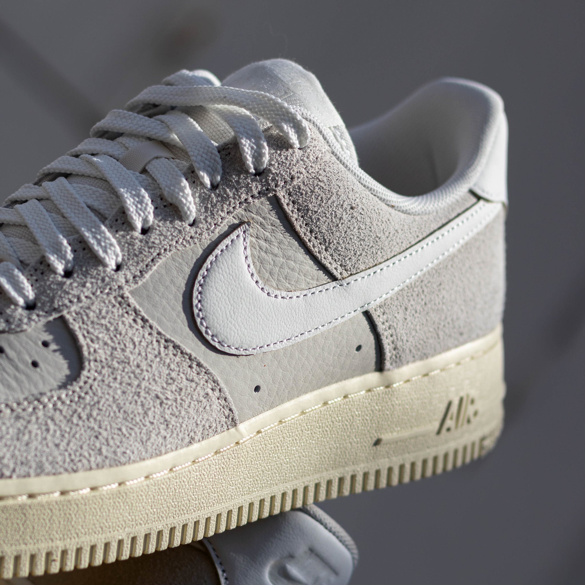 NIKE AIR FORCE ONE LOW LX PHANTOM SUMMIT