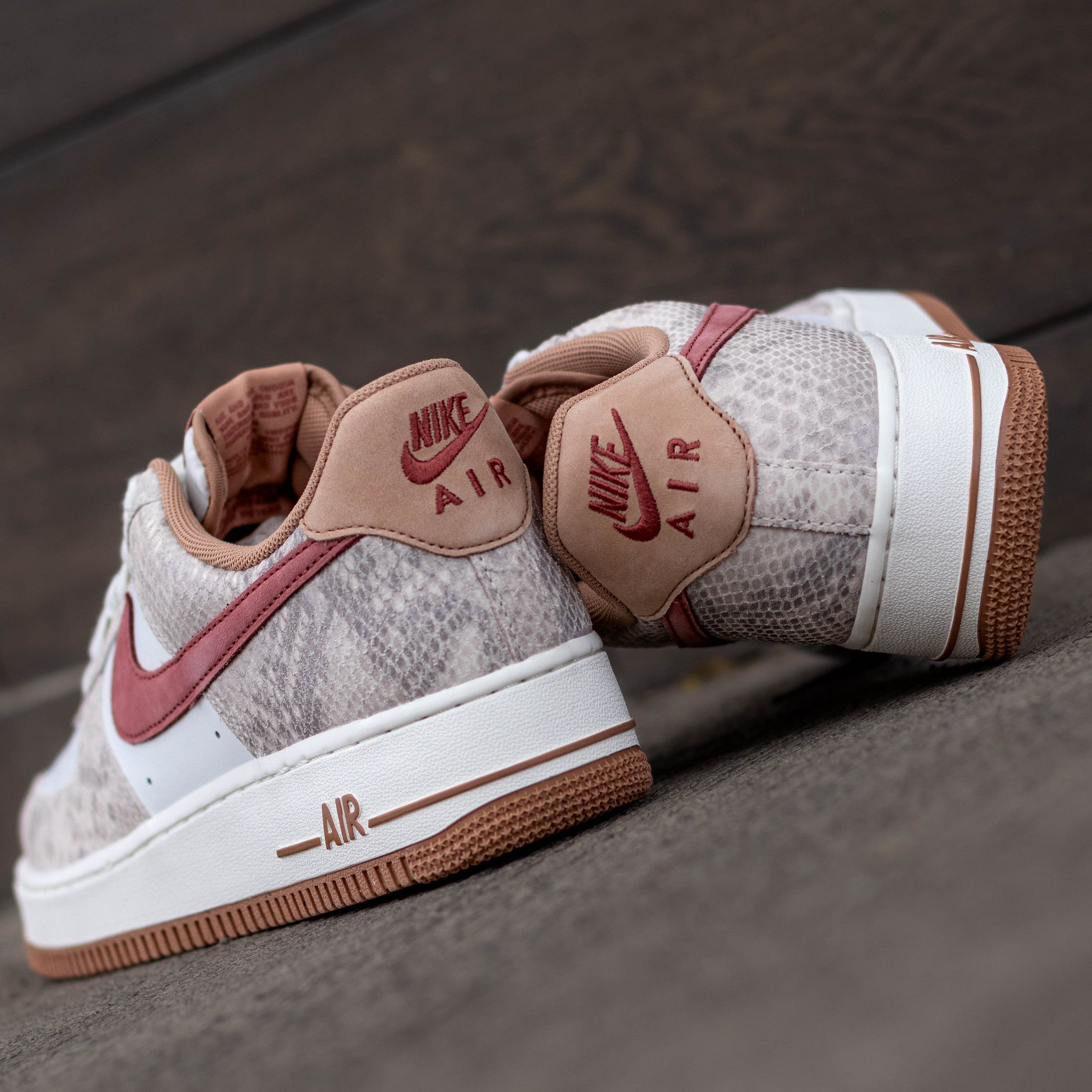 NIKE AIR FORCE ONE LOW SNAKESKIN CANYON