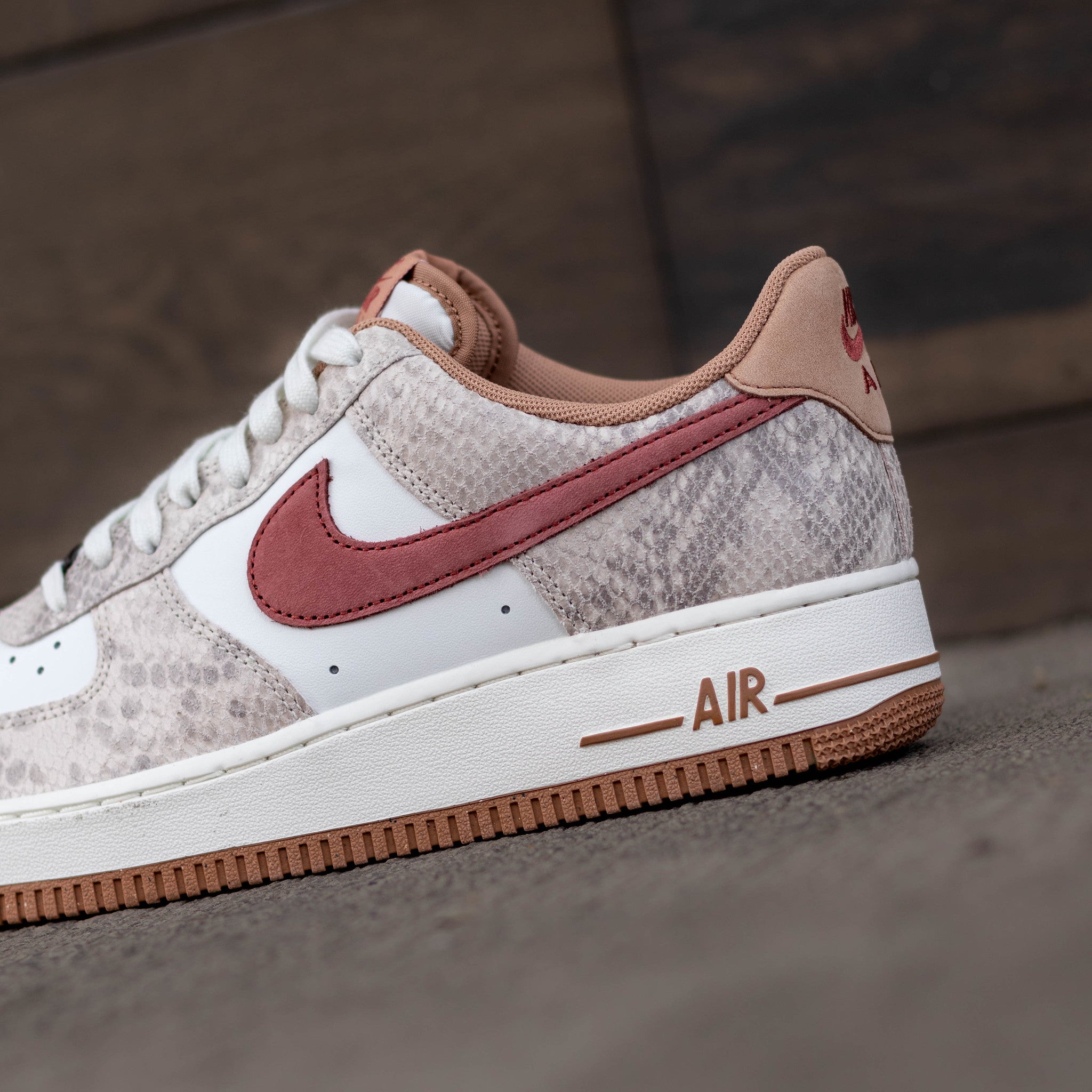 NIKE AIR FORCE ONE LOW SNAKESKIN CANYON