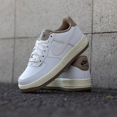 NIKE AIR FORCE ONE LOW SUMMIT WHITE KHAKI-GS