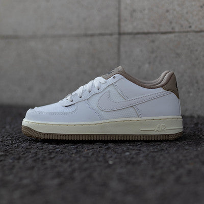 NIKE AIR FORCE ONE LOW SUMMIT WHITE KHAKI-GS