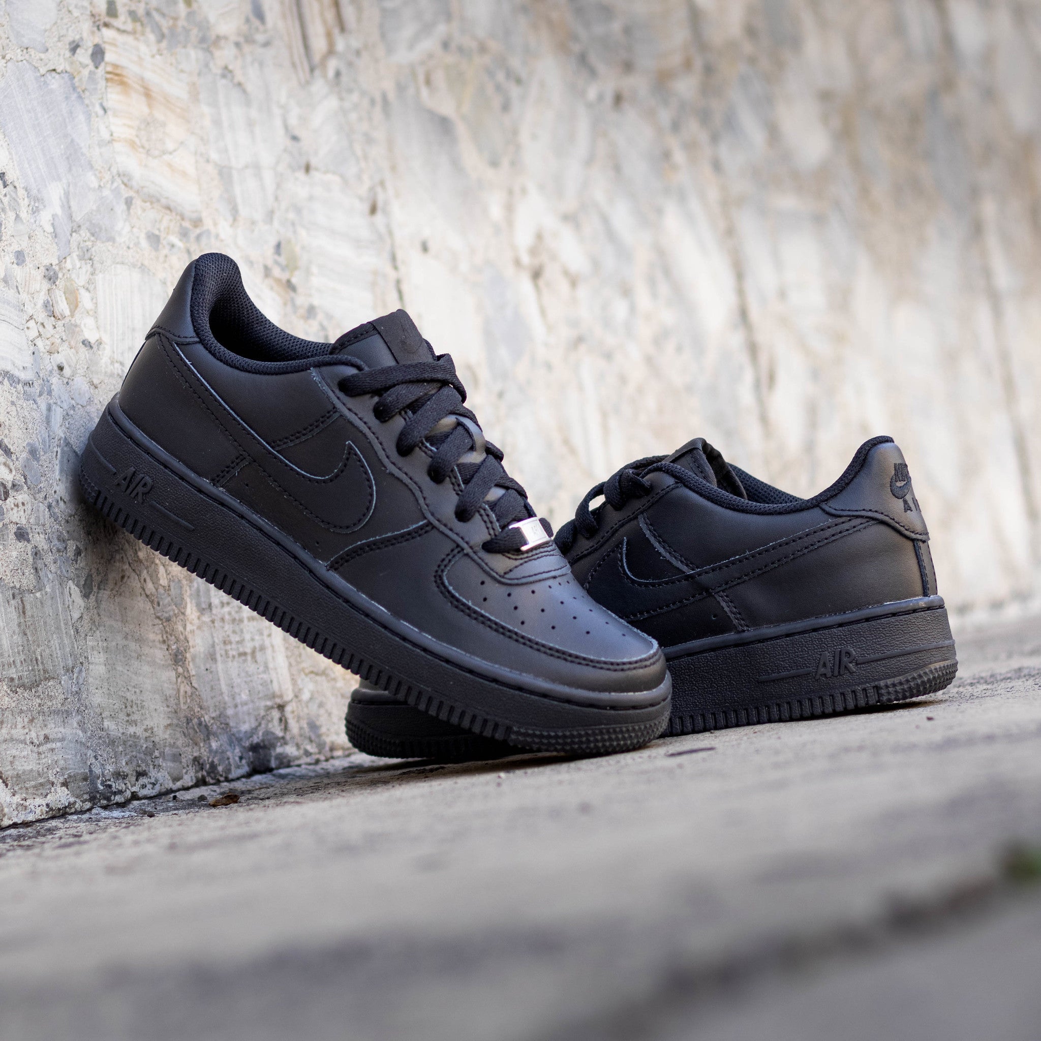 NIKE AIR FORCE ONE LOW TRIPLE BLACK GS