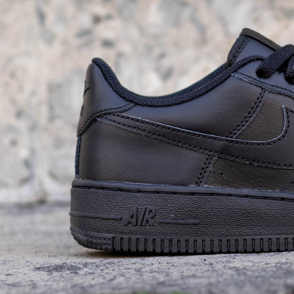NIKE AIR FORCE ONE LOW TRIPLE BLACK GS