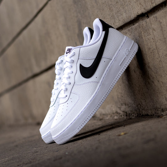 NIKE AIR FORCE ONE LOW WHITE BLACK
