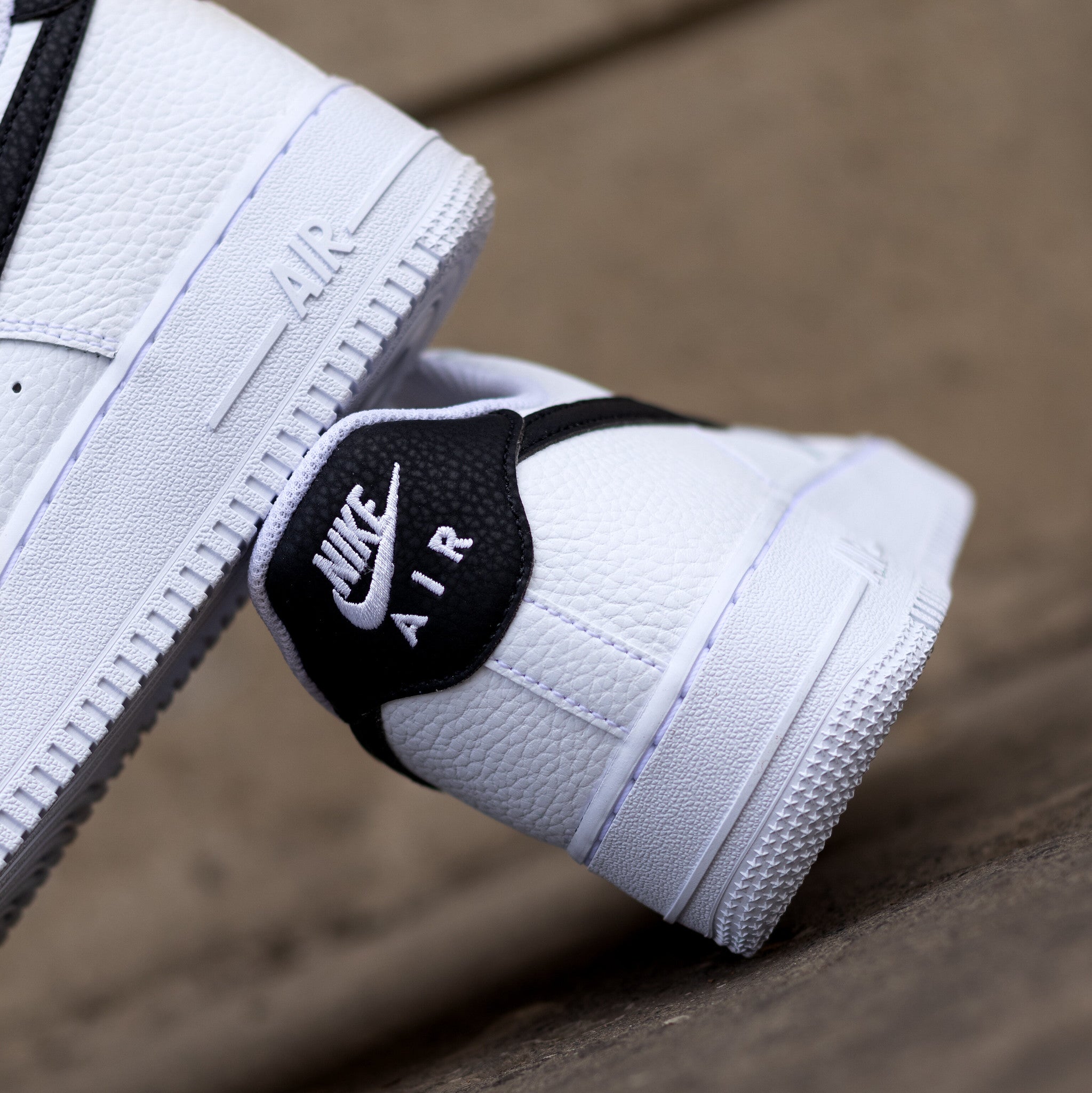 NIKE AIR FORCE ONE LOW WHITE BLACK