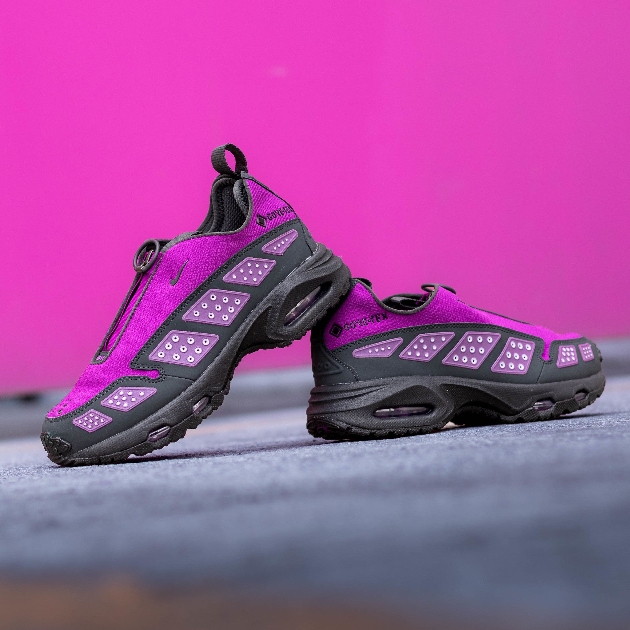 NIKE AIR MAX SNDR GORE-TEX BOLD BERRY