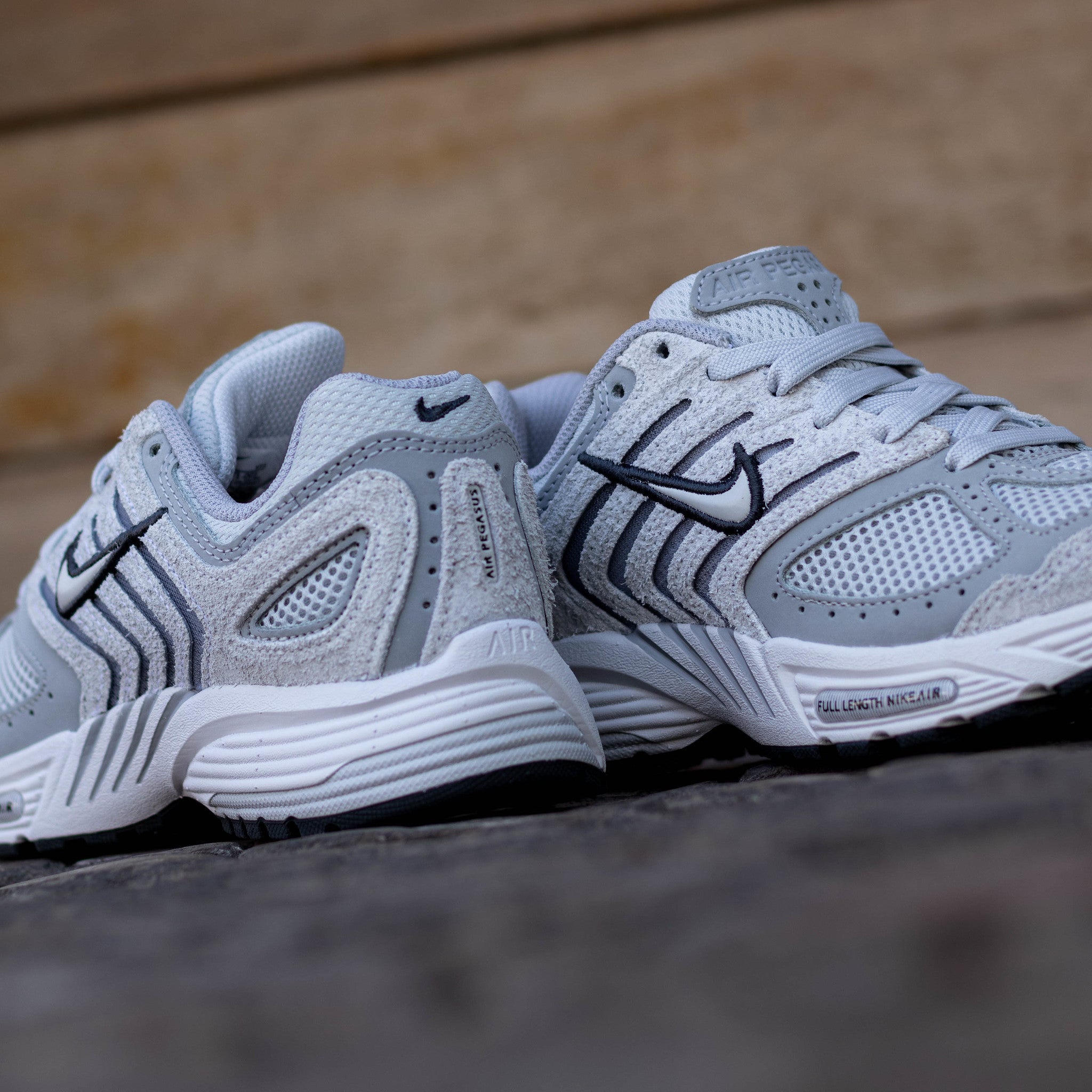 NIKE AIR PEGASUS 2K5 PURE WOLF GREY W