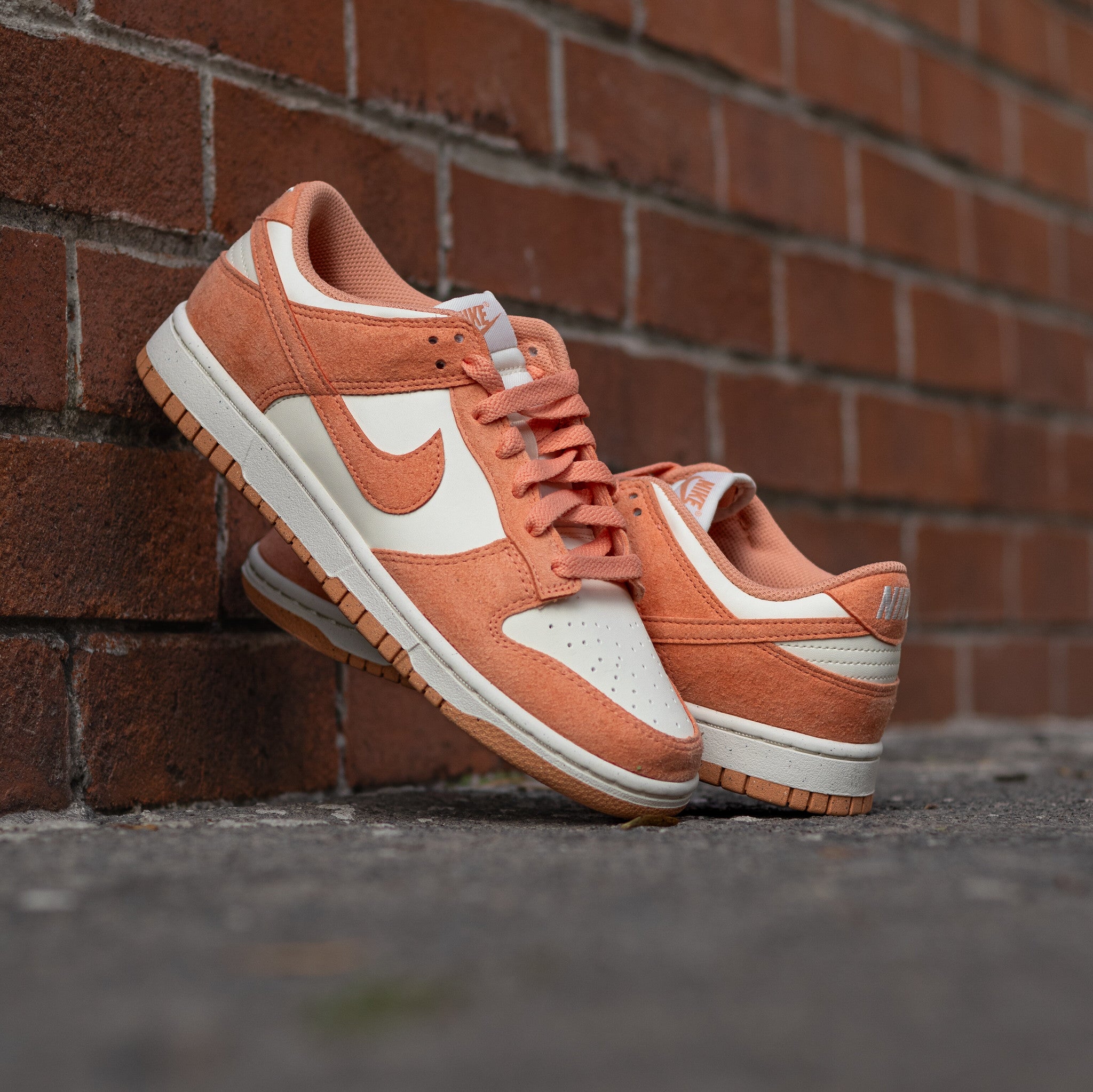 NIKE DUNK LOW APRICOT AGATE W