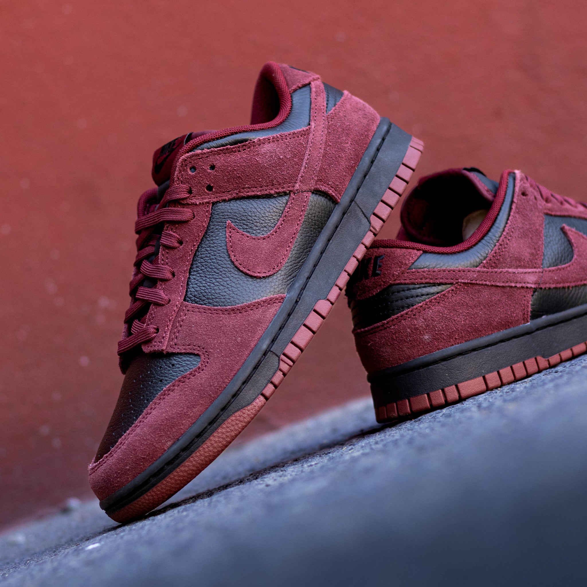 NIKE DUNK LOW DARK TEAM RED