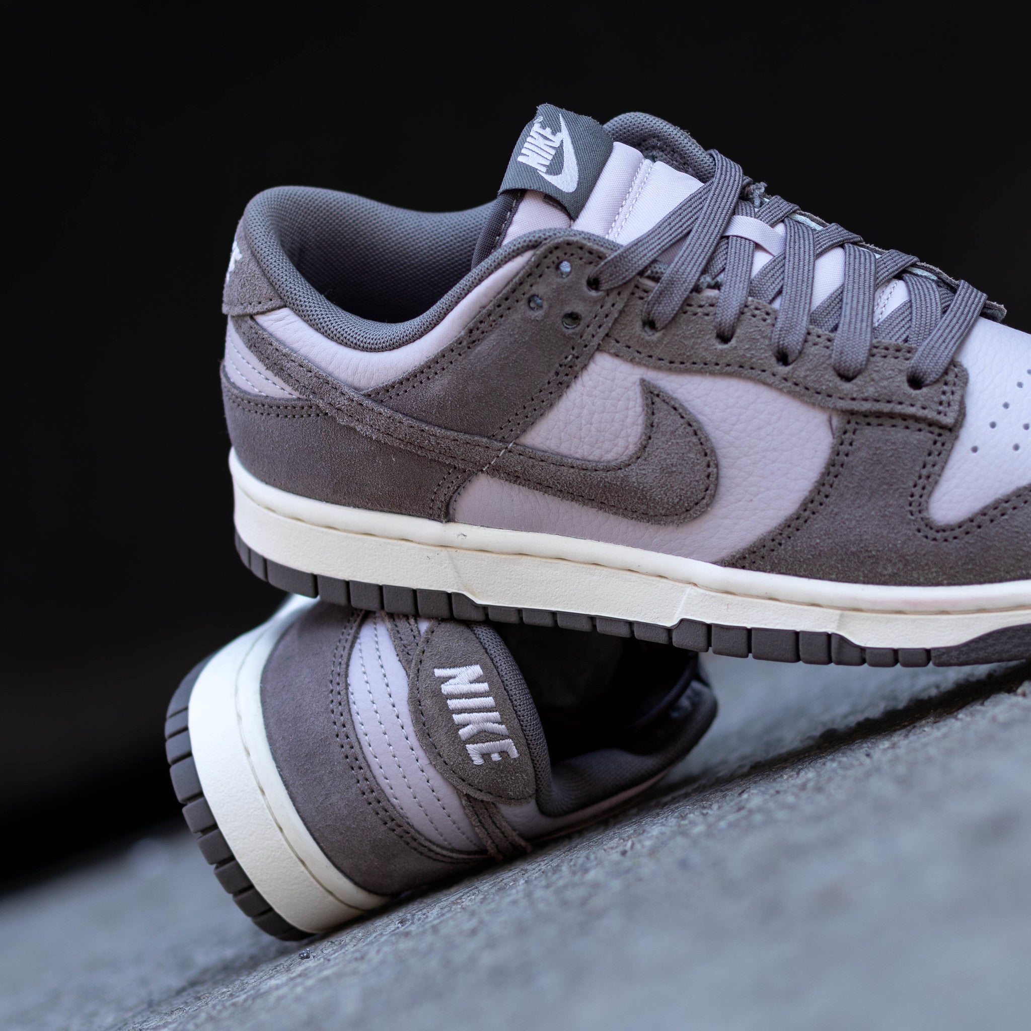 NIKE DUNK LOW PLATINUM VIOLET CAVE STONE