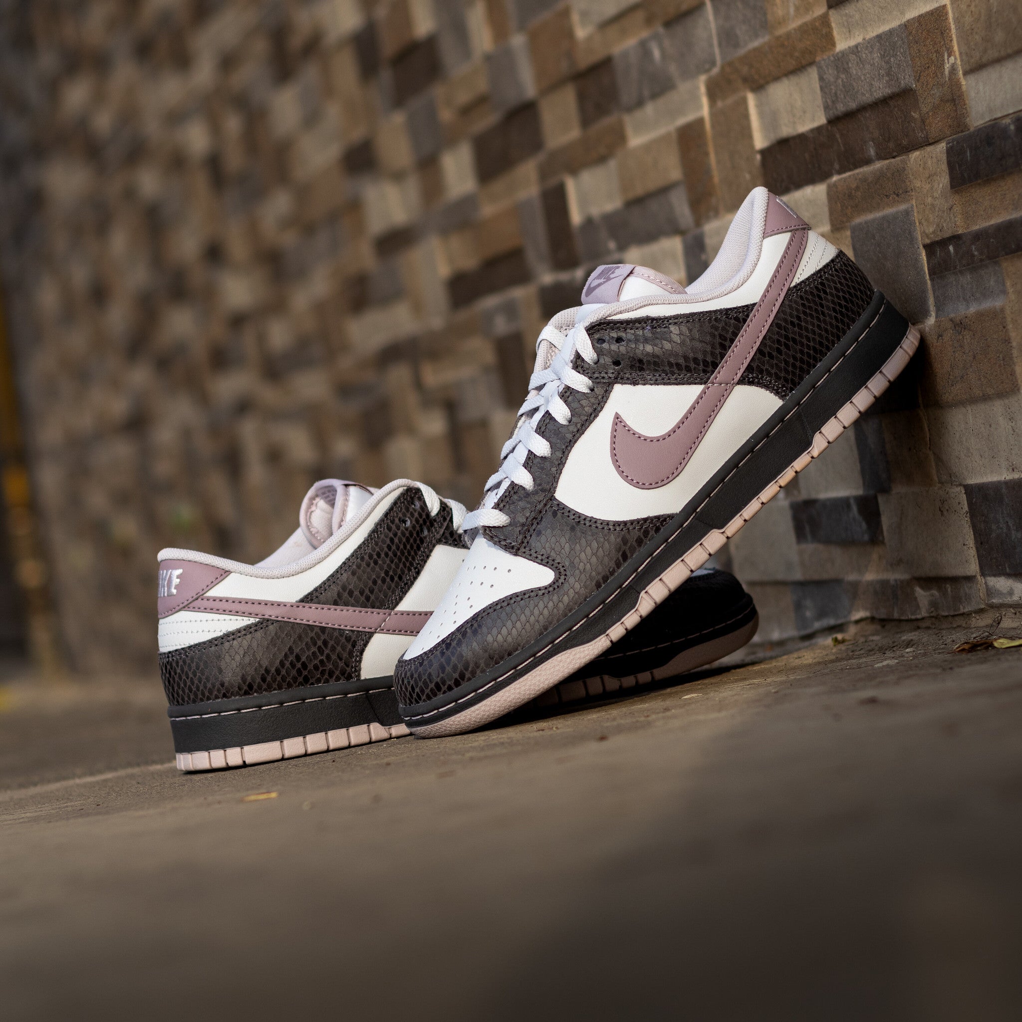 NIKE DUNK LOW SNAKESKIN MEDIUM