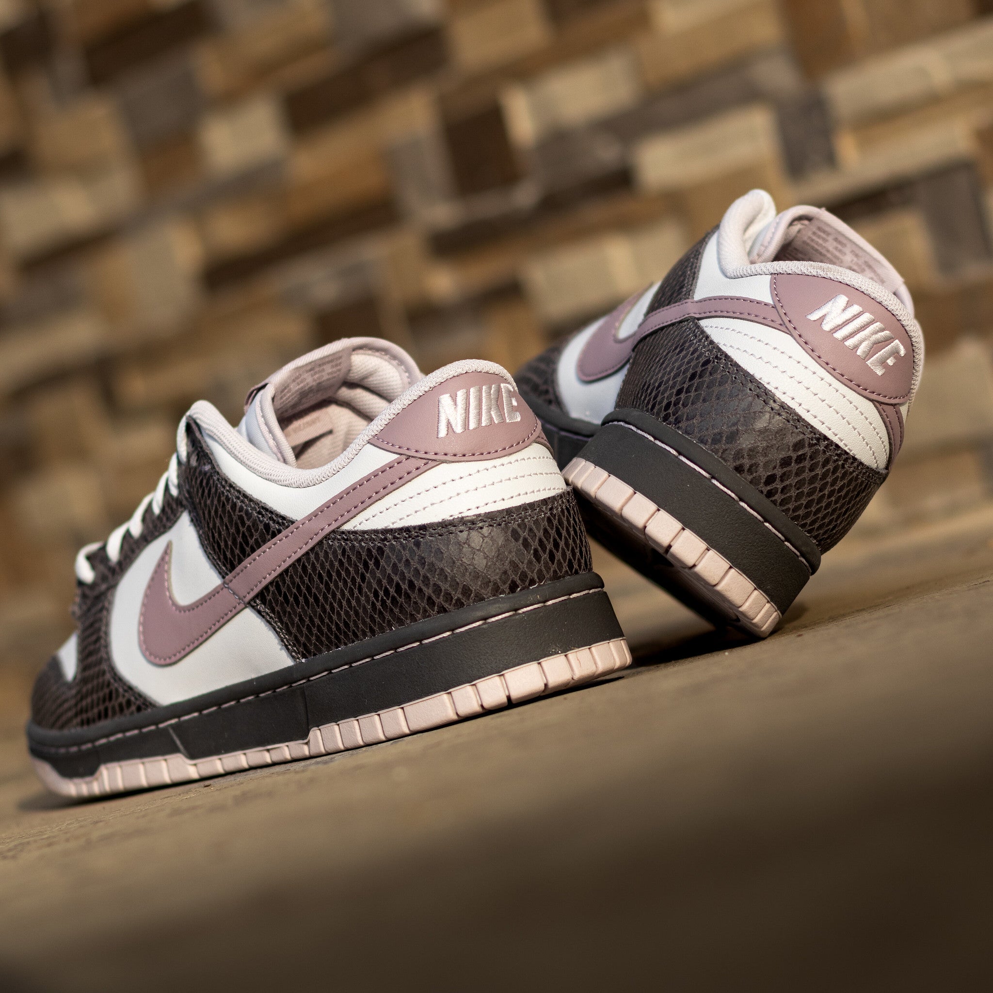 NIKE DUNK LOW SNAKESKIN MEDIUM