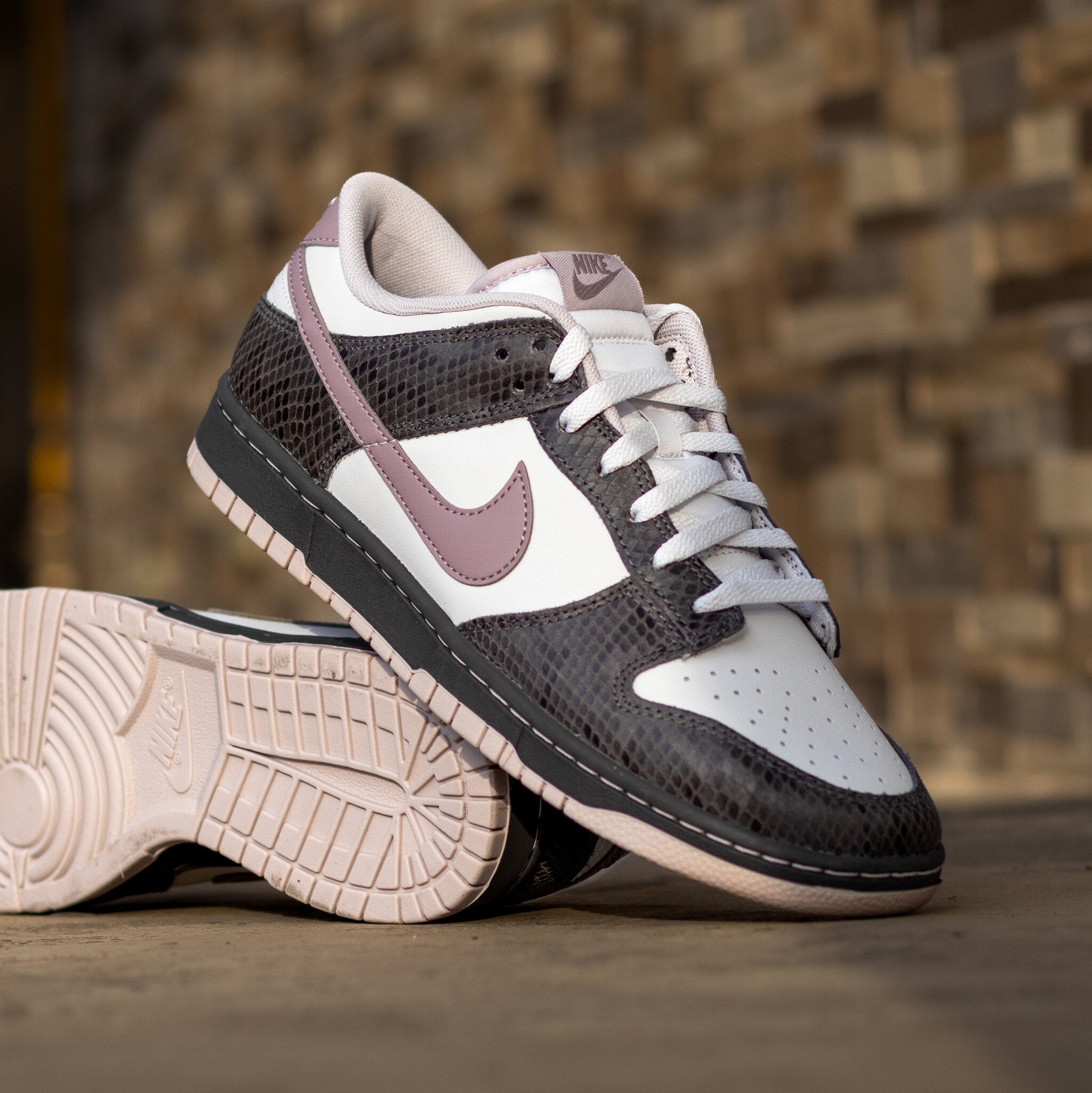 NIKE DUNK LOW SNAKESKIN MEDIUM