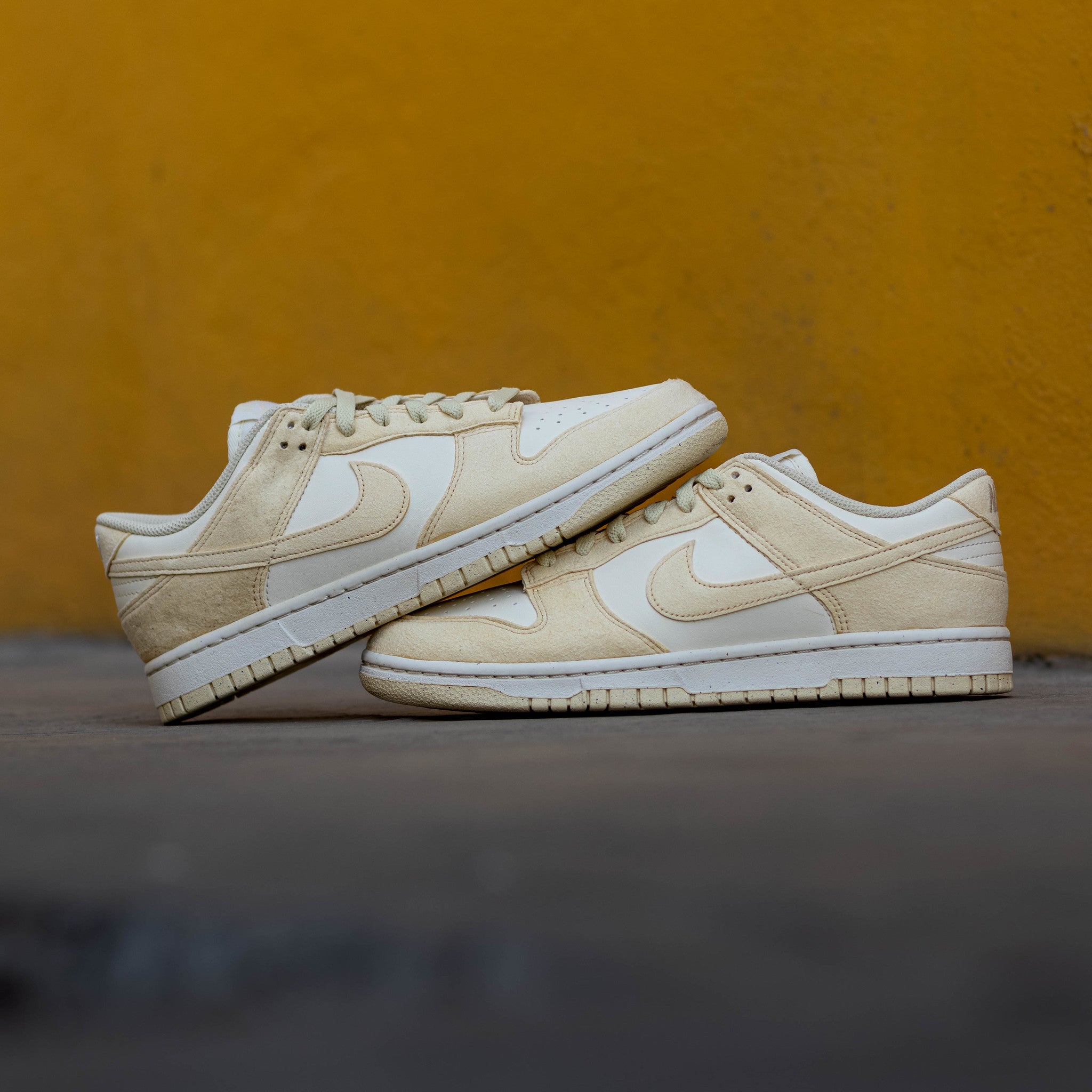 NIKE DUNK LOW SOFT PEARL BEACH W