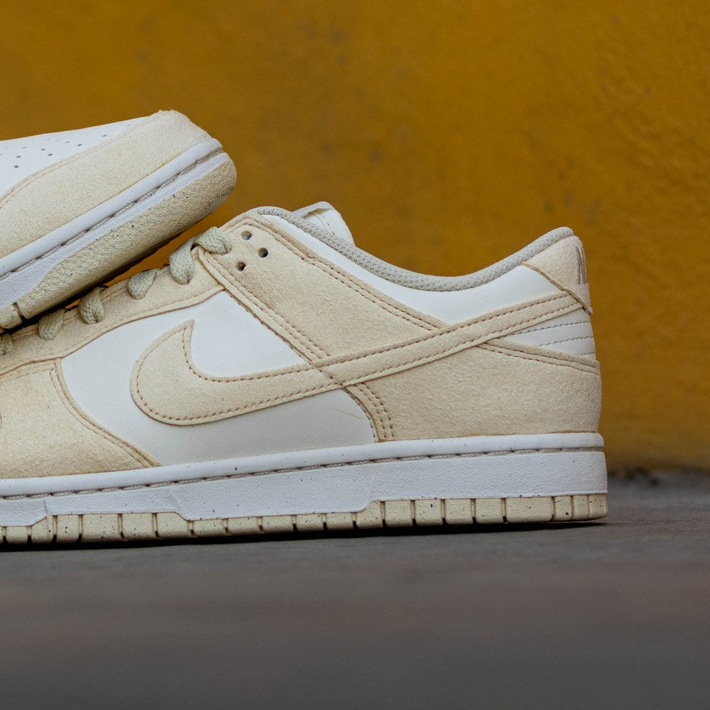 NIKE DUNK LOW SOFT PEARL BEACH W