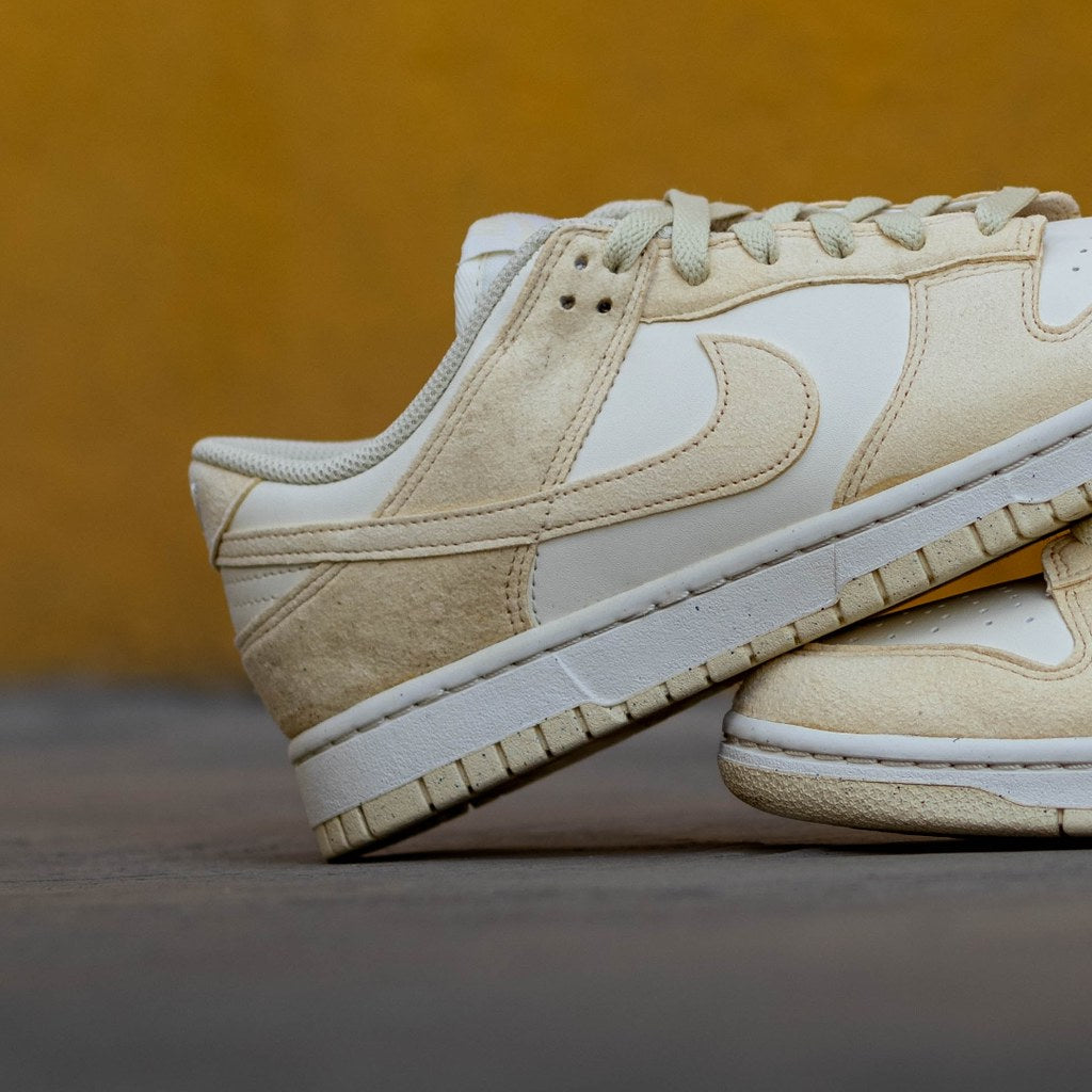 NIKE DUNK LOW SOFT PEARL BEACH W
