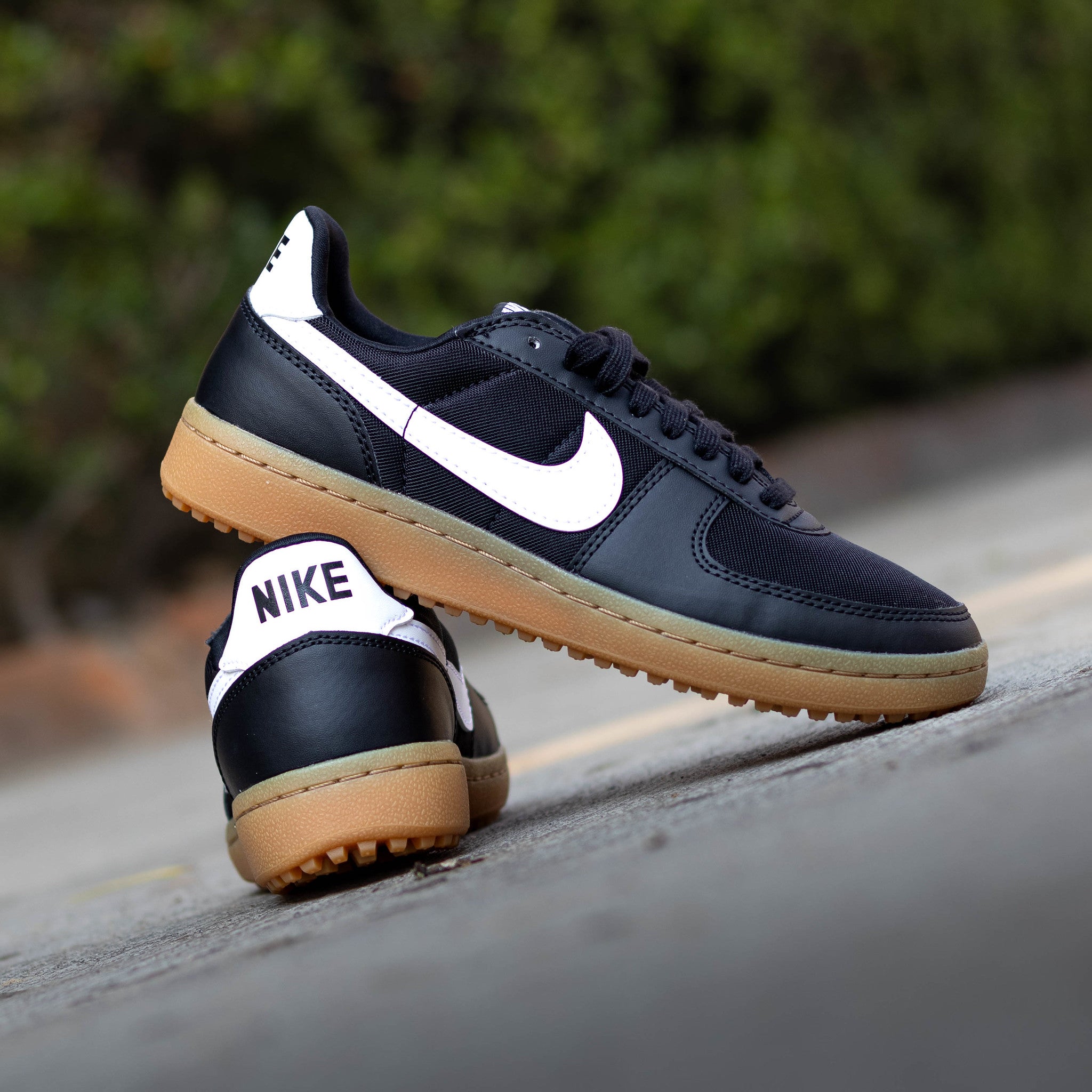 NIKE FILED GENERAL 82 BLACK CHIC WHITE W