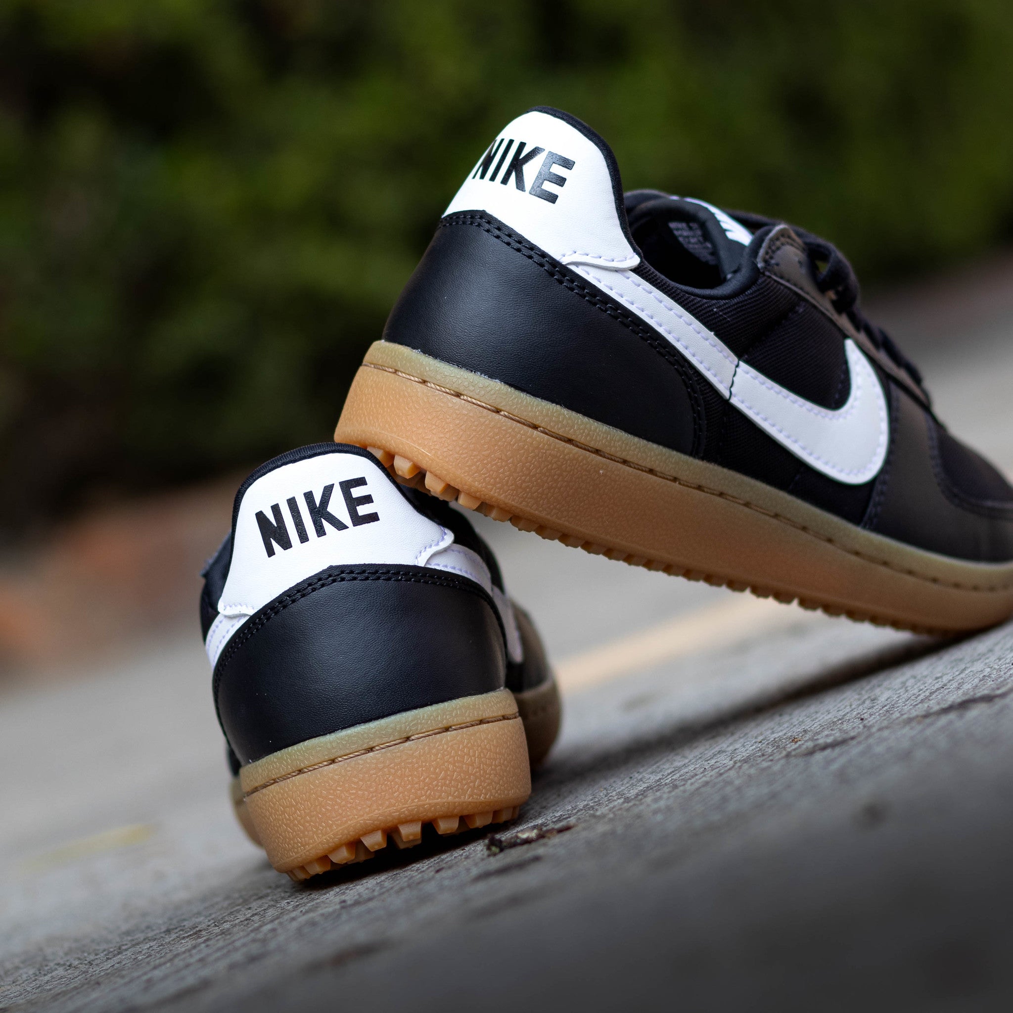 NIKE FILED GENERAL 82 BLACK CHIC WHITE W