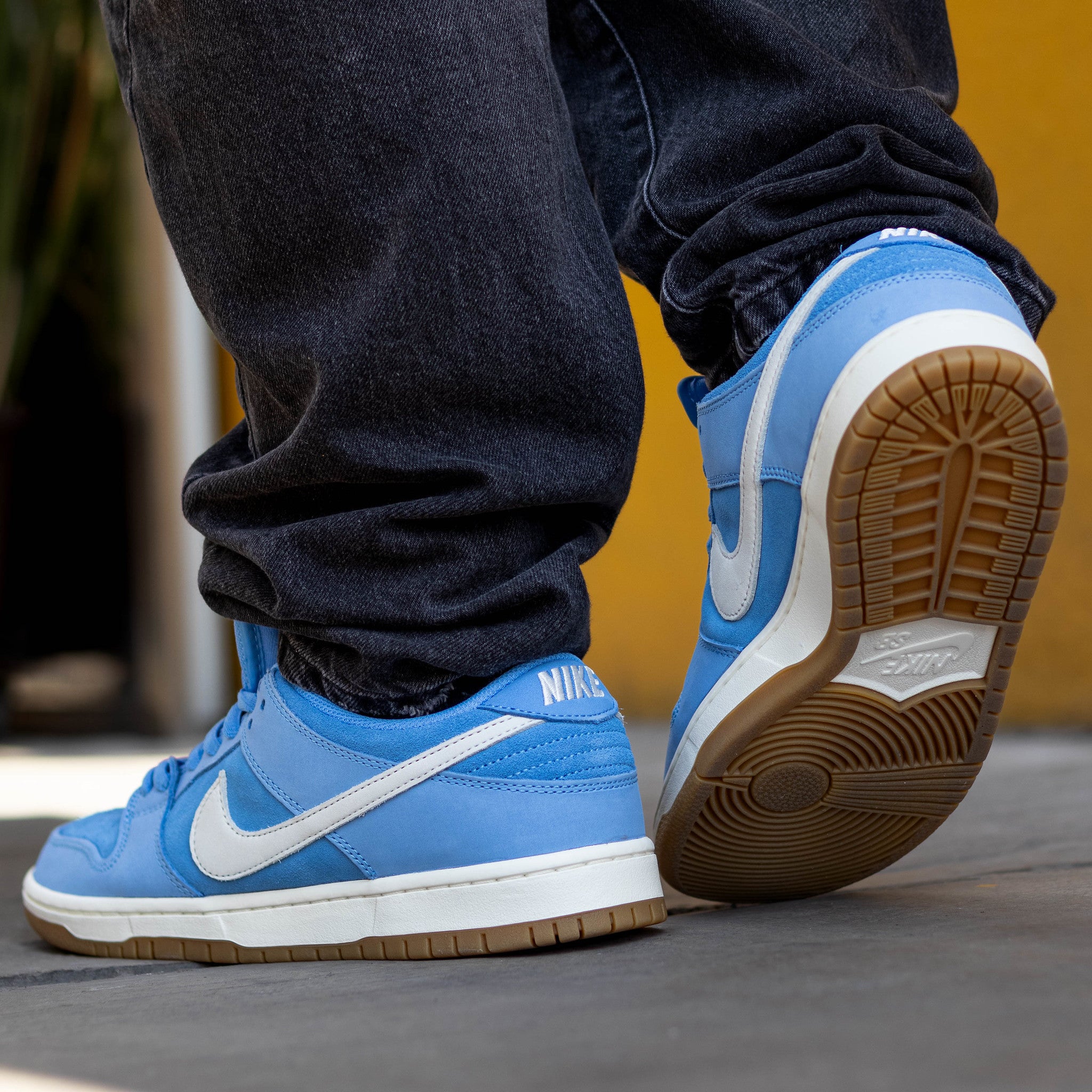 NIKE SB DUNK LOW UNIVERSITY BLUE GUM