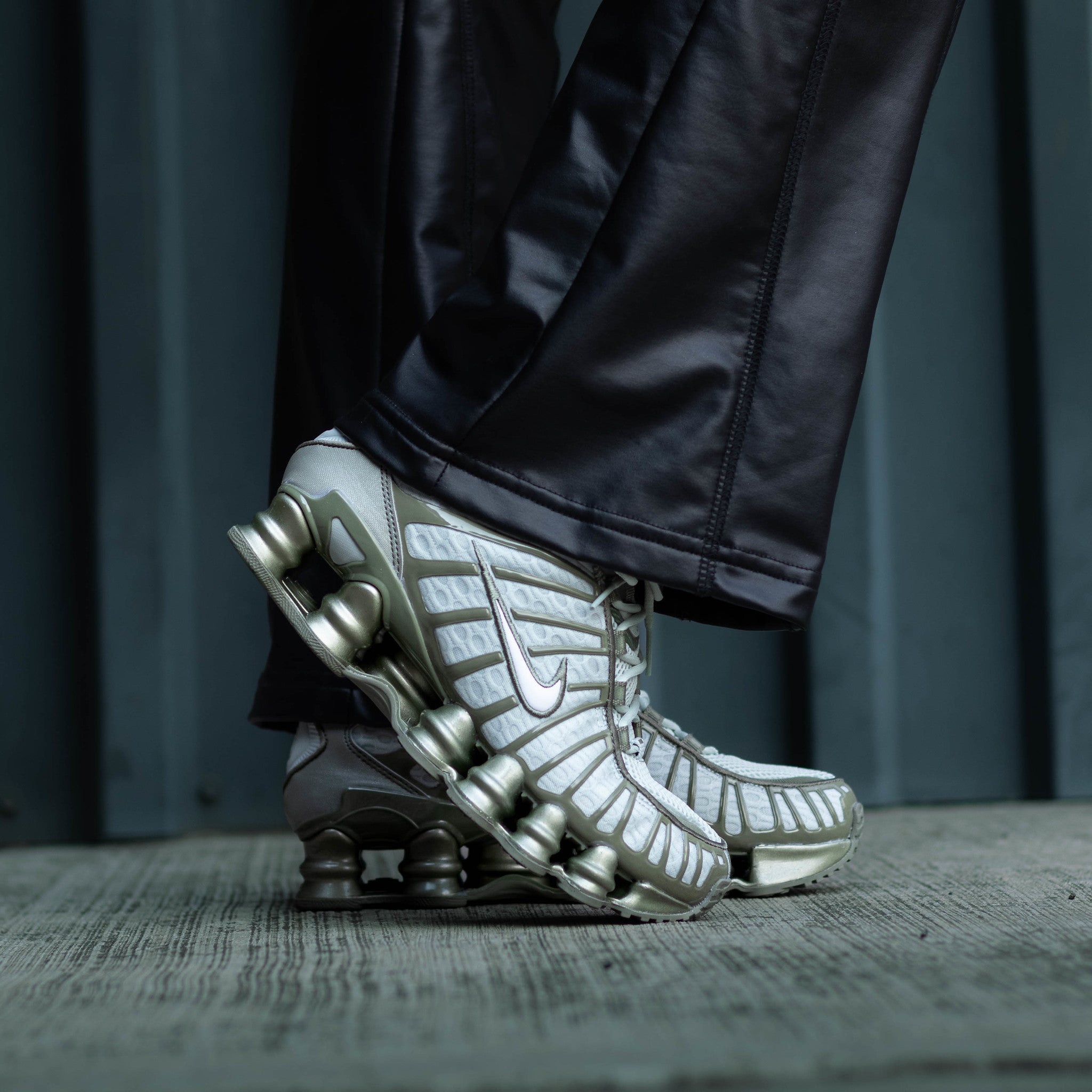 NIKE SHOX TL LIGHT ARMY W