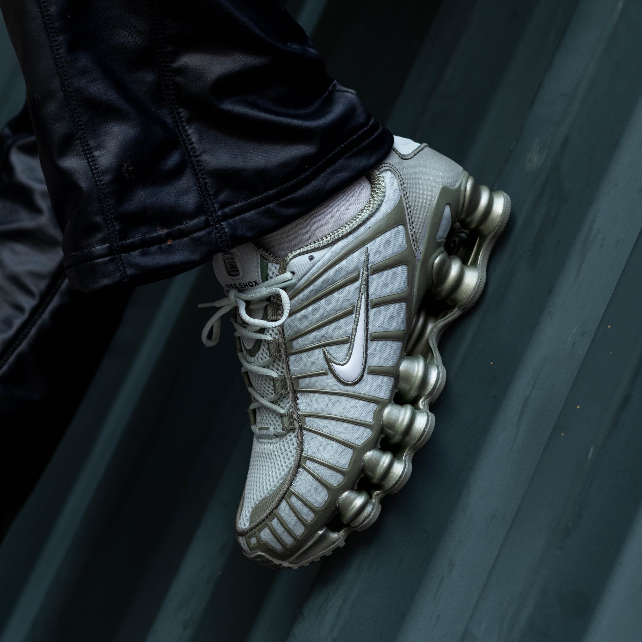 NIKE SHOX TL LIGHT ARMY W