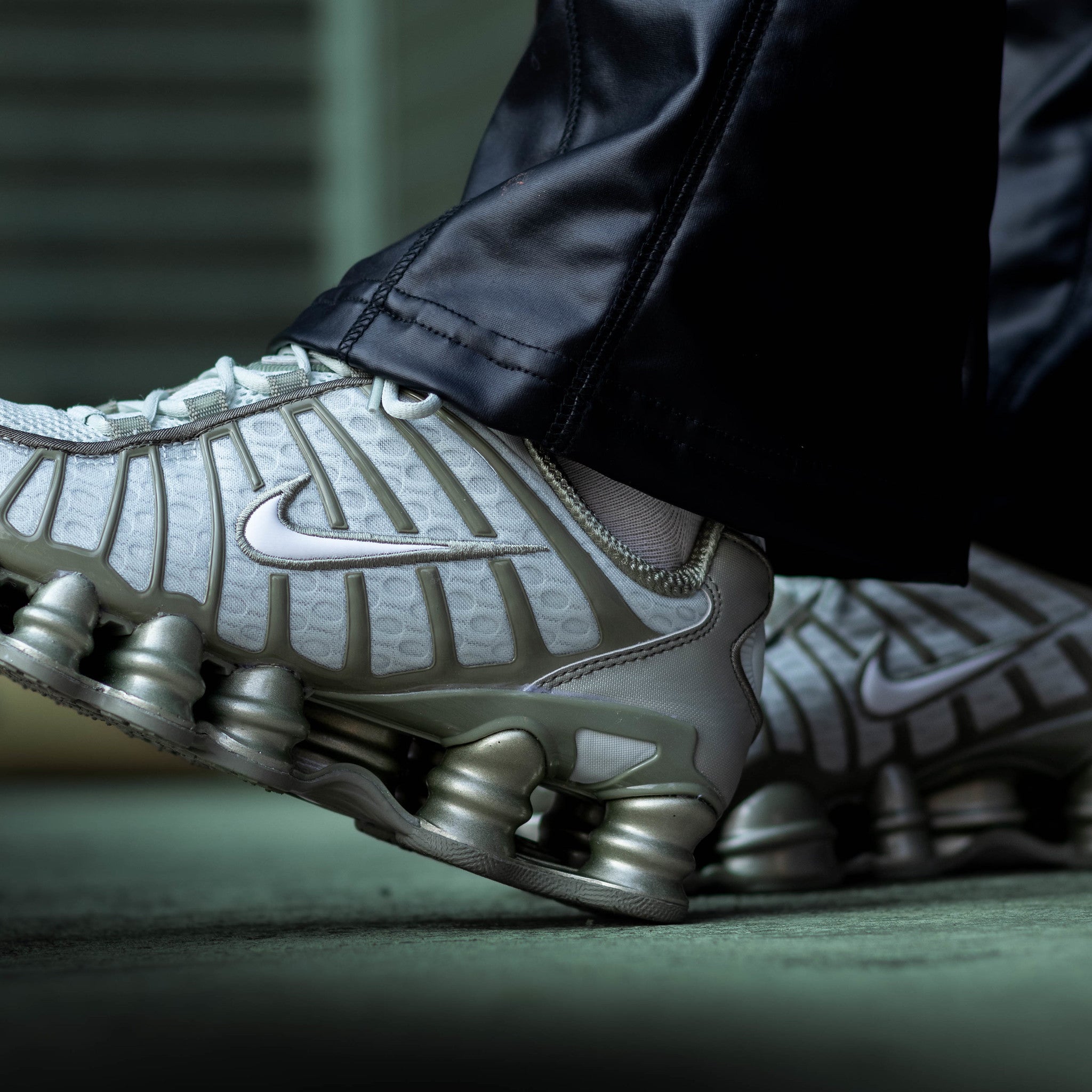 NIKE SHOX TL LIGHT ARMY W
