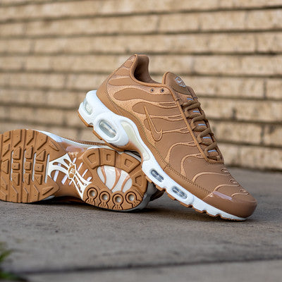 NIKE AIR MAX PLUS SE FLAX SAIL-FZ8815-200-A