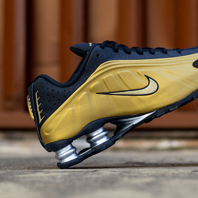 NIKE SHOX R4 BLACK METALLIC GOLD W-AR3565-005-F