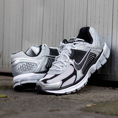 NIKE ZOOM VOMERO 5 METALLIC SILVER BLACK-FJ4151-004-E