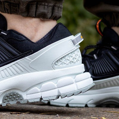 NIKE ZOOM VOMERO 5 ROAM BLACK SILVER-FV2295-001-D